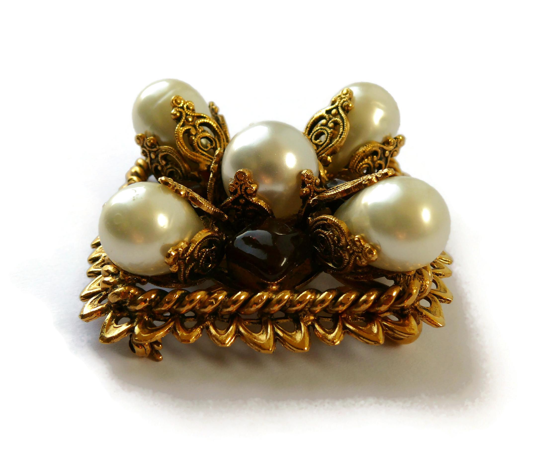 Chanel Vintage Diamond Shaped Filigree Pearl Gripoix Glass Brooch Pendant 3