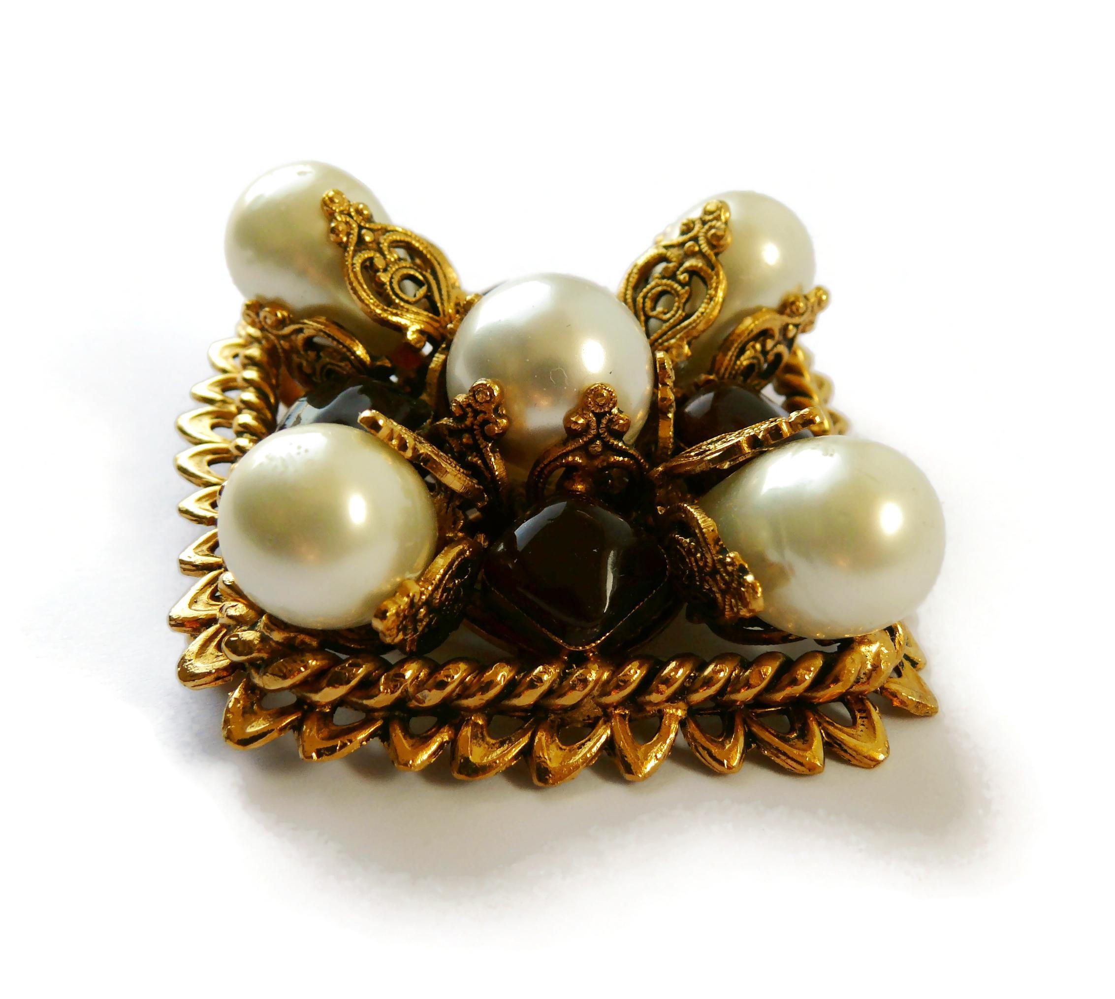 Chanel Vintage Diamond Shaped Filigree Pearl Gripoix Glass Brooch Pendant 5