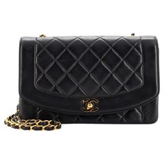 Chanel Vintage Diana Flap Borsa trapuntata in pelle d'agnello media