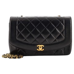 Chanel Vintage Diana Flap Borsa trapuntata in pelle d'agnello media