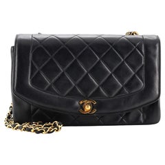 Chanel Vintage Diana Flap Borsa trapuntata in pelle d'agnello media