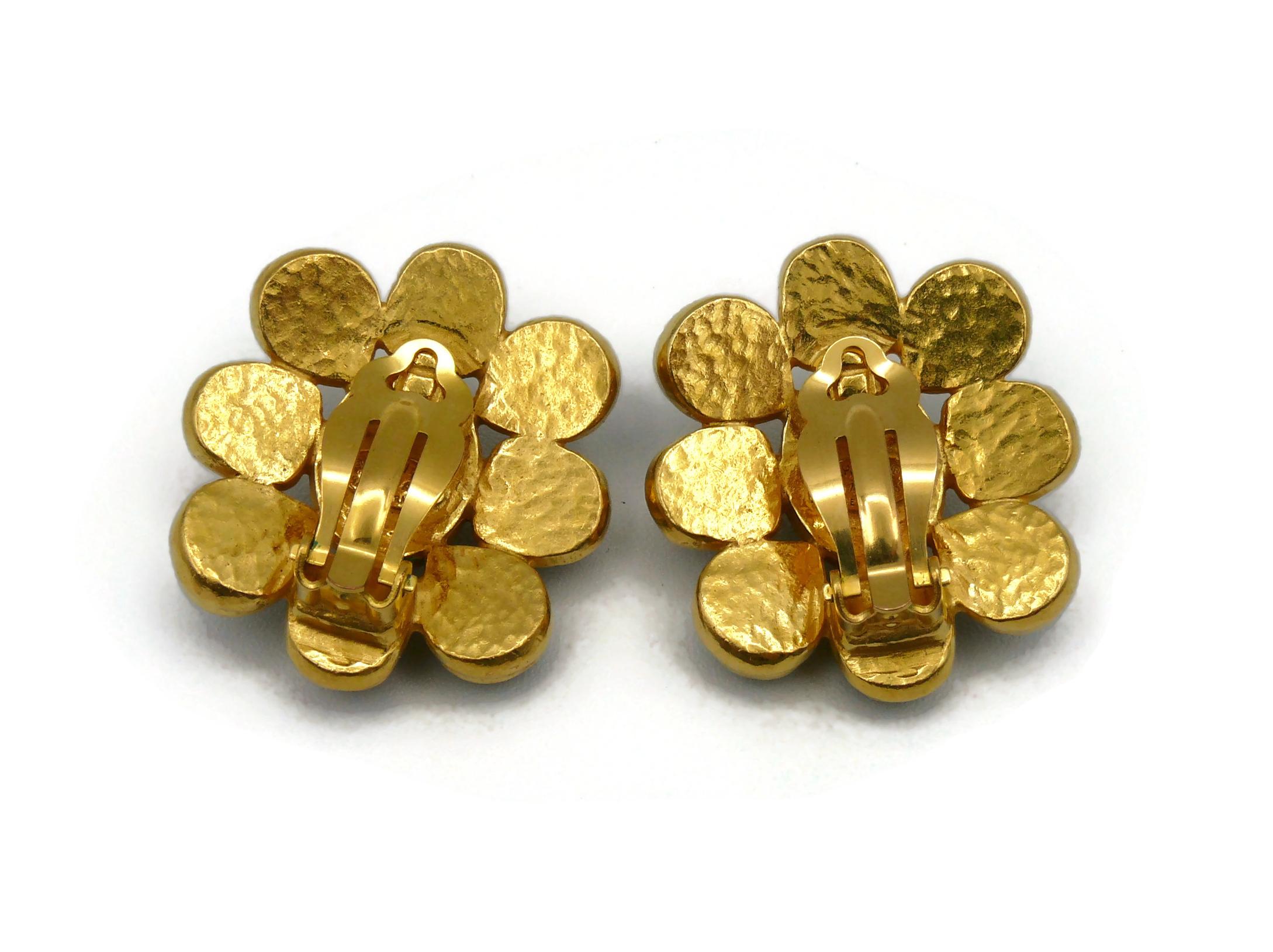 Chanel Vintage Distressed Flower CC Earrings, Fall 1997 For Sale 2