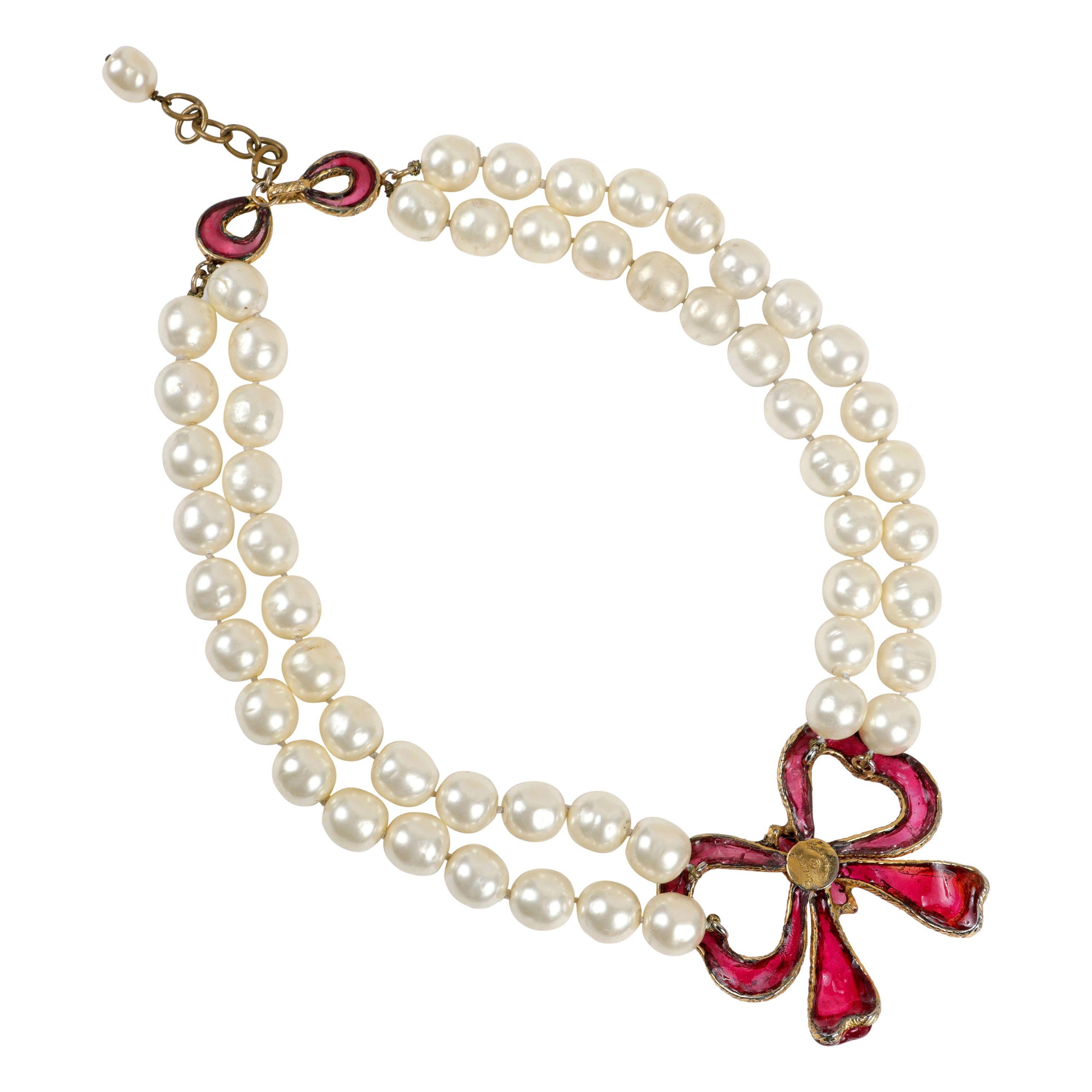 Chanel Vintage Double Pearl Red Gripoix Bow Choker In Good Condition For Sale In Palm Beach, FL