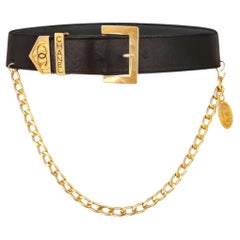 CHANEL Vintage Drop Chain Leather Belt with Logo Detail (ceinture en cuir avec chaîne tombante et logo)