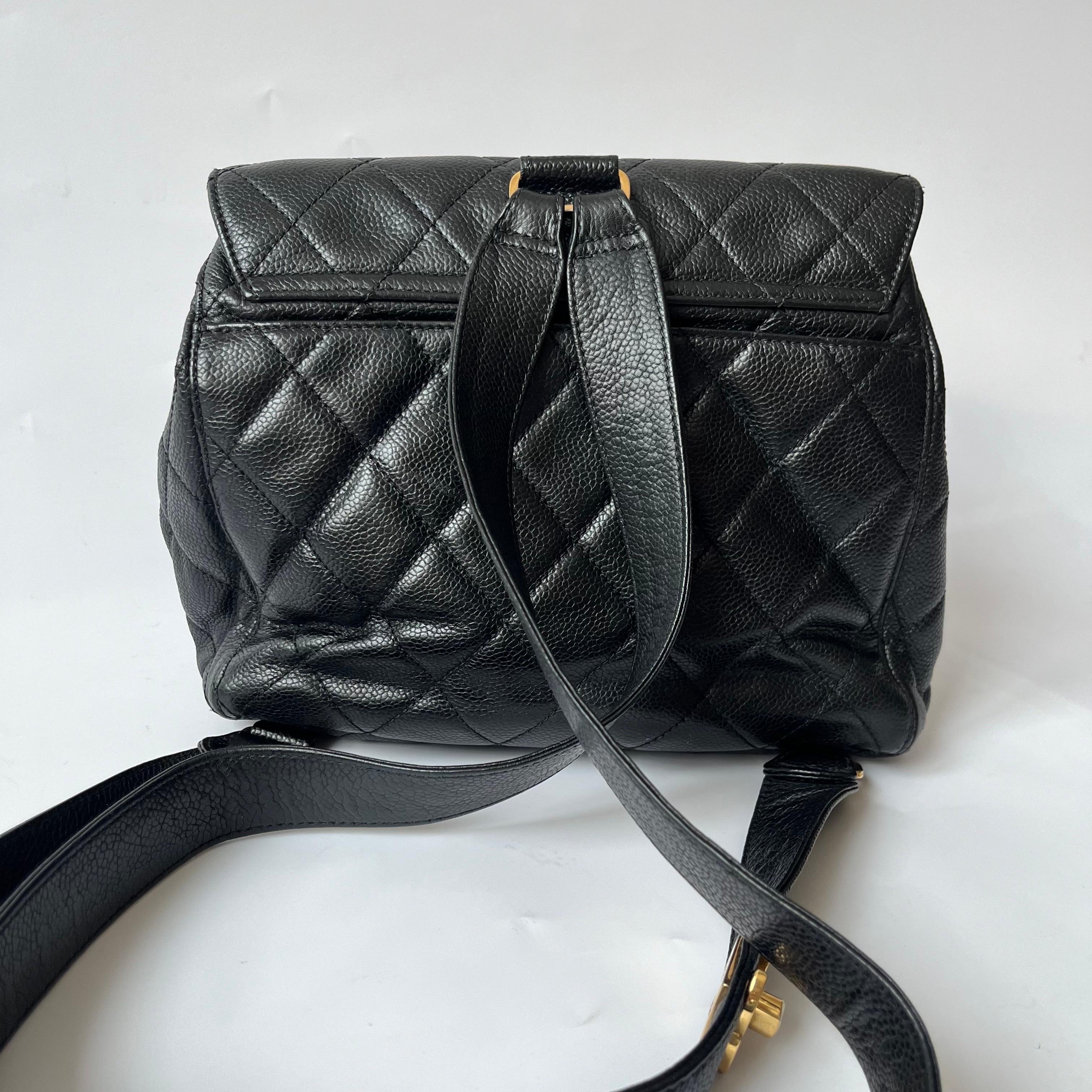 Chanel Vintage Duma Backpack Black Caviar Leather Gold Hardware, 1996-97 In Good Condition For Sale In AUBERVILLIERS, FR