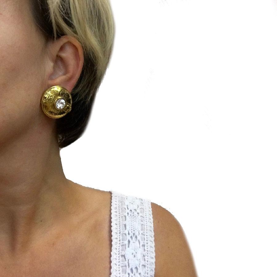 Chanel Vintage Earrings Clips In Gold Metal And Rhinestones 1