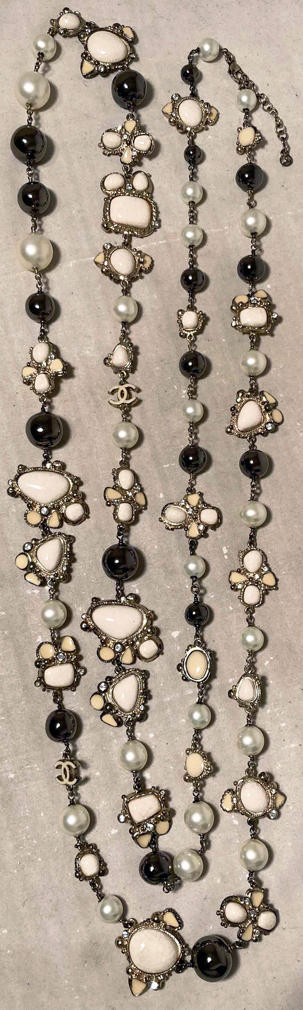 Chanel Collier vintage en émail et perles  en vente 2