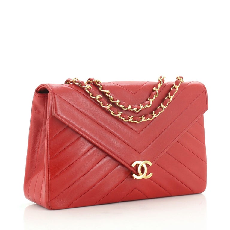 red chanel 19 bag small