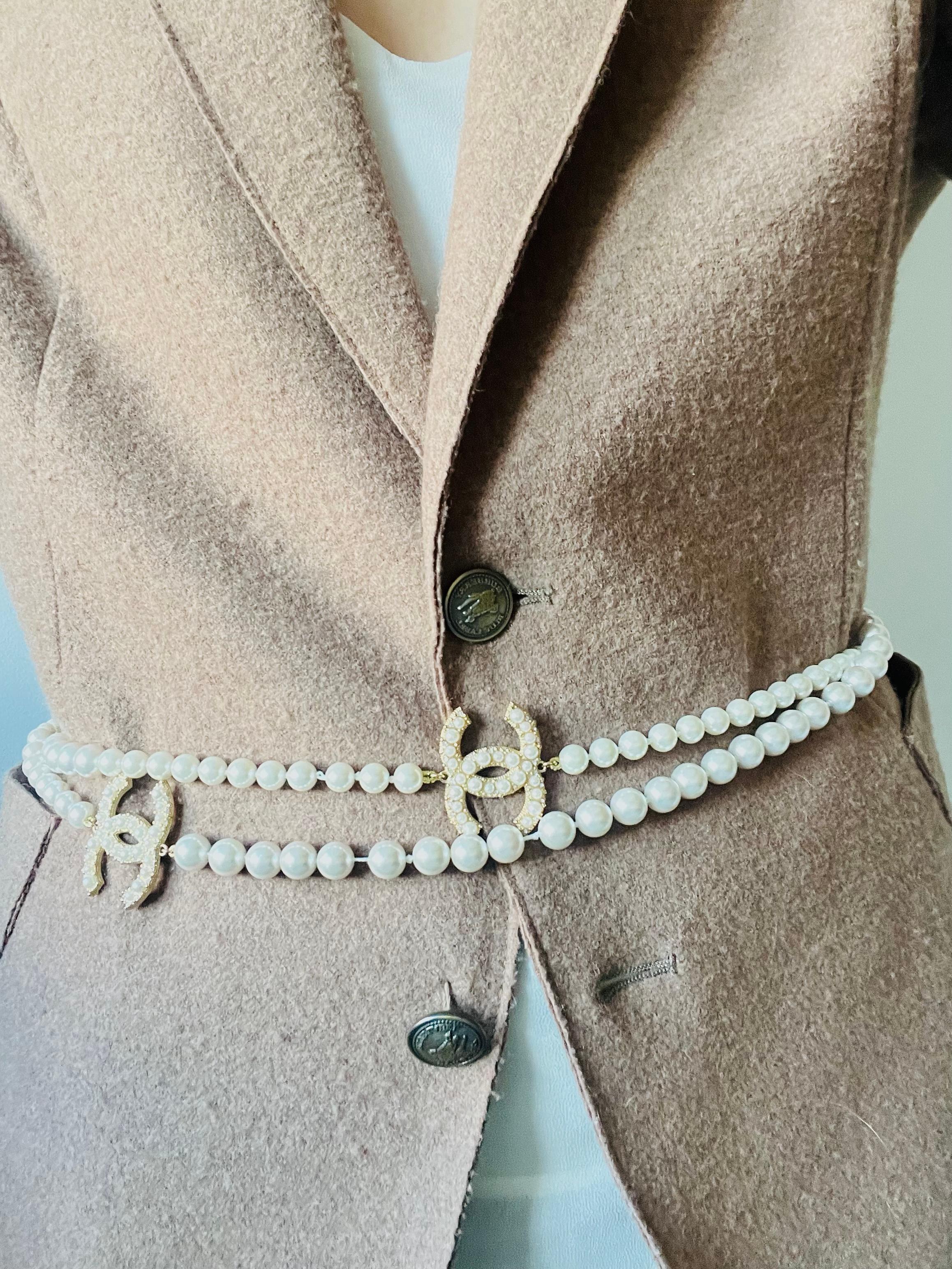 Chanel Vintage Extra Long Pearls Trio CC Logo Coco Strands Collana Versatile in vendita 7