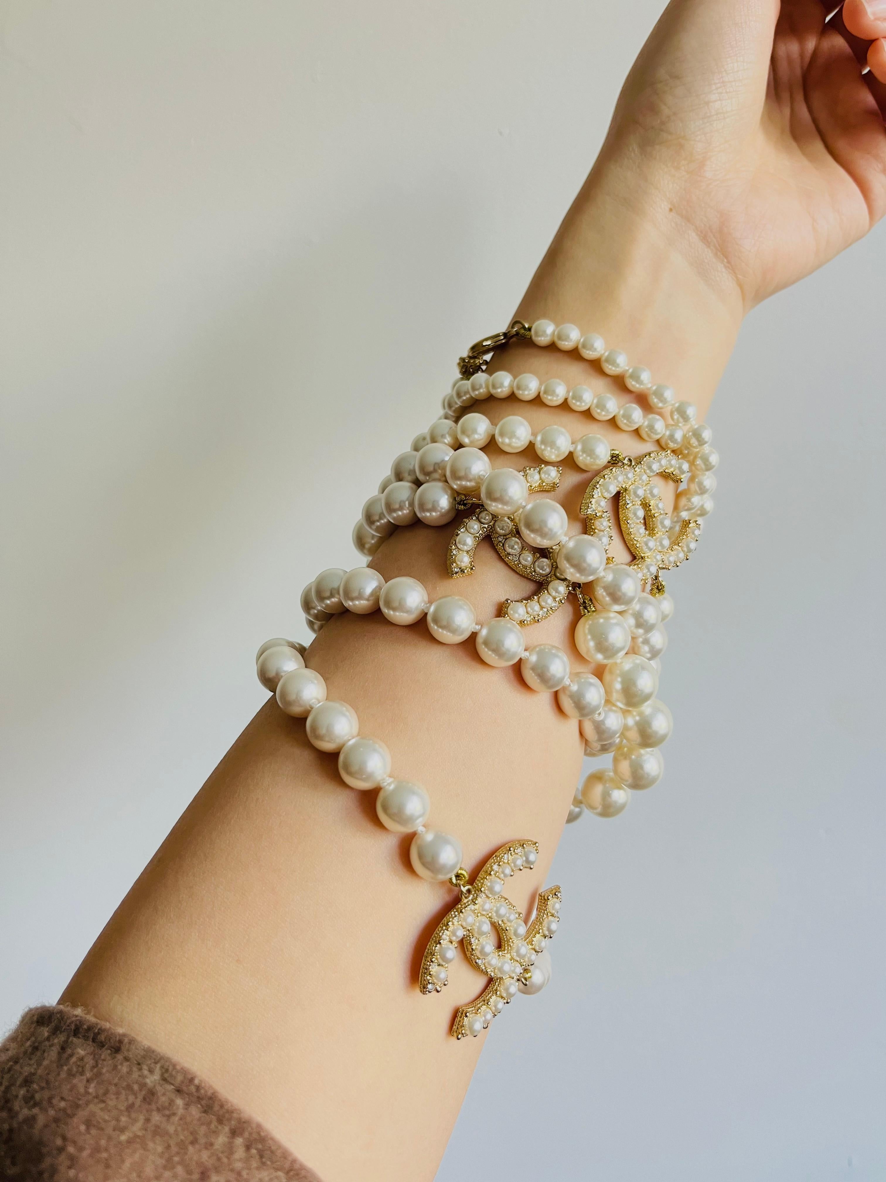 Chanel Vintage Extra Long Pearls Trio CC Logo Coco Strands Collana Versatile in vendita 8