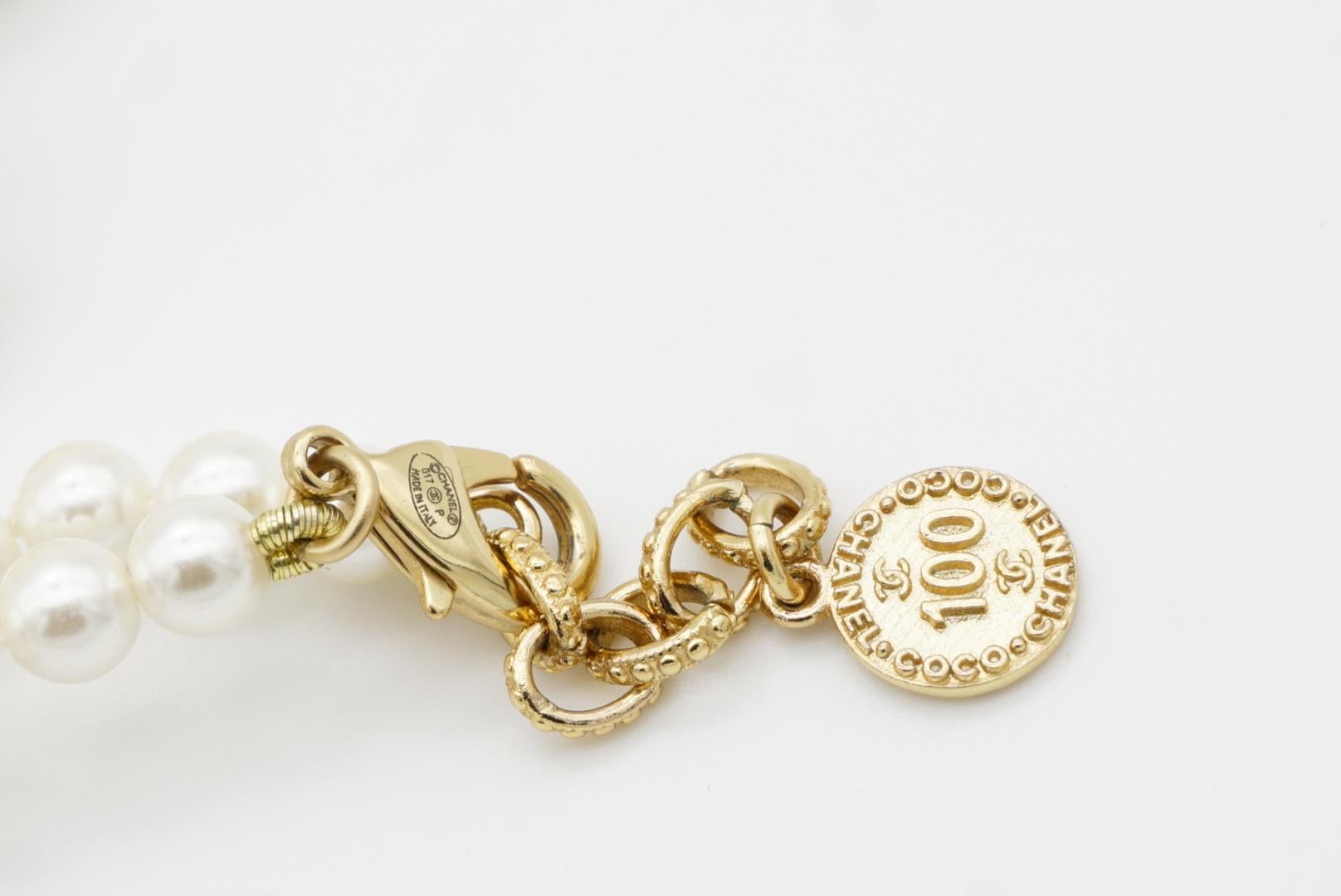 Chanel Vintage Extra Long Pearls Trio CC Logo Coco Strands Collana Versatile in vendita 13