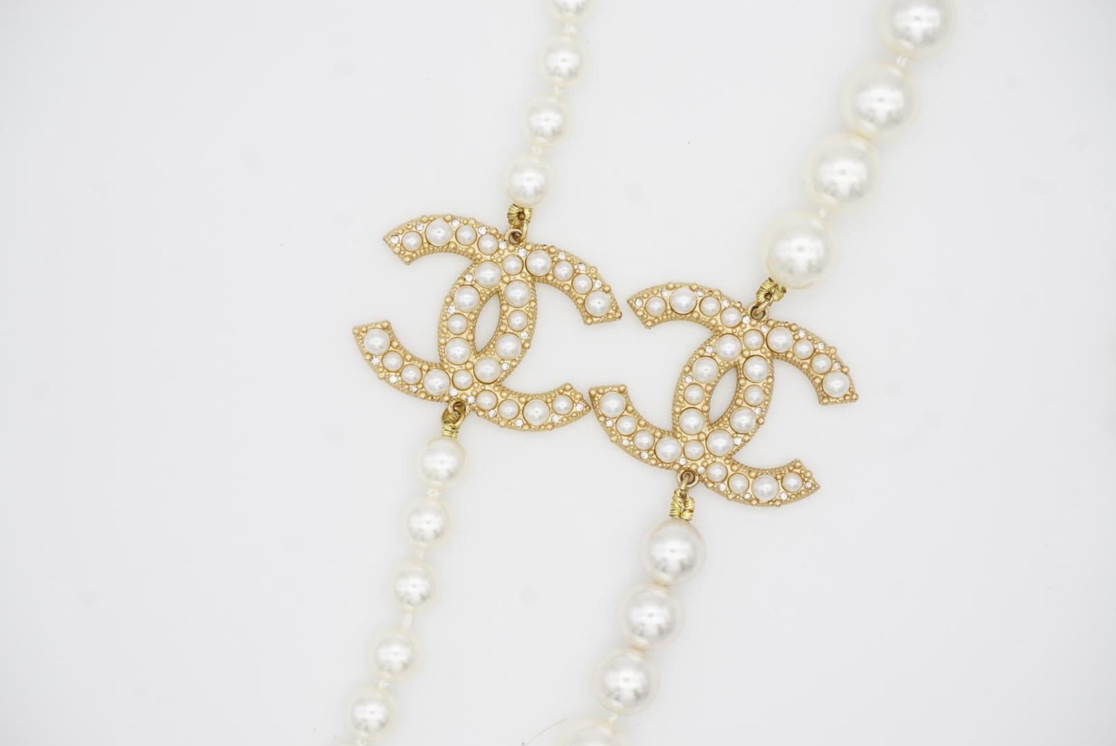 Chanel Vintage Extra Long Pearls Trio CC Logo Coco Strands Collana Versatile in vendita 14