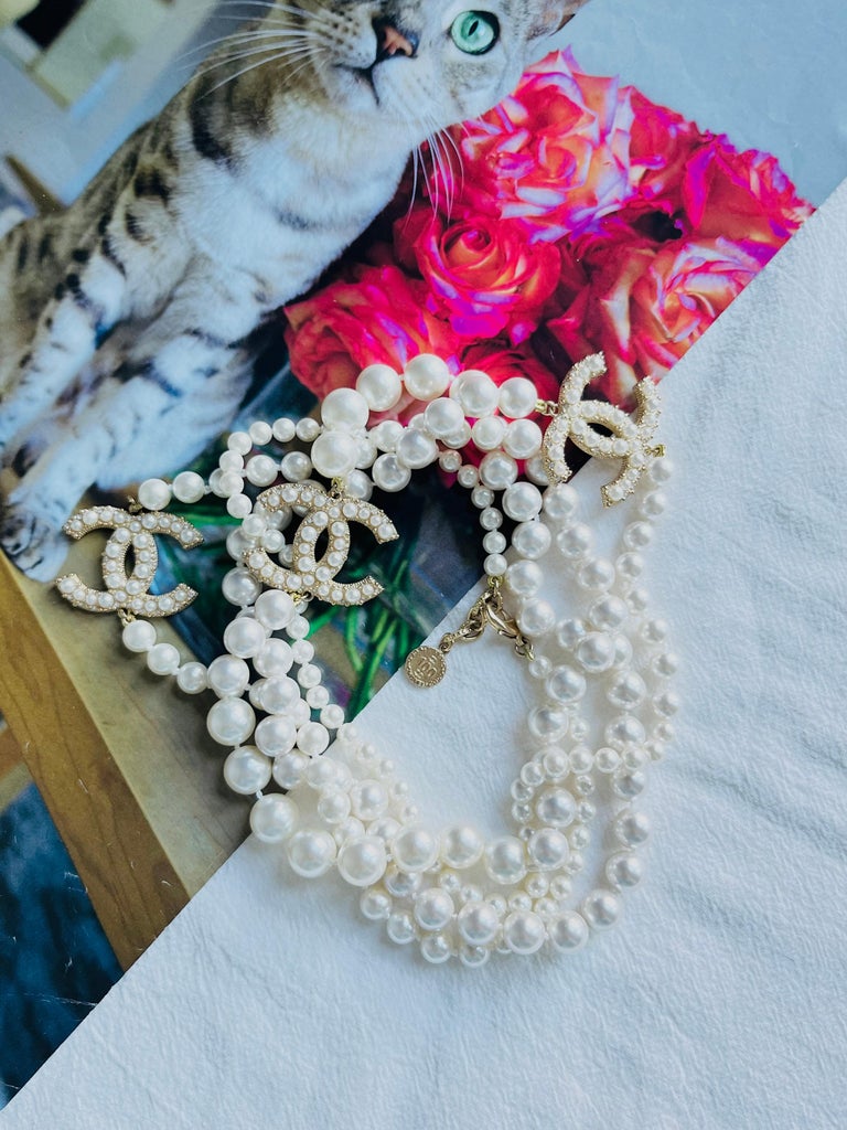 Chanel Vintage Perlas Extra Largas Trío CC Logo Coco Collar