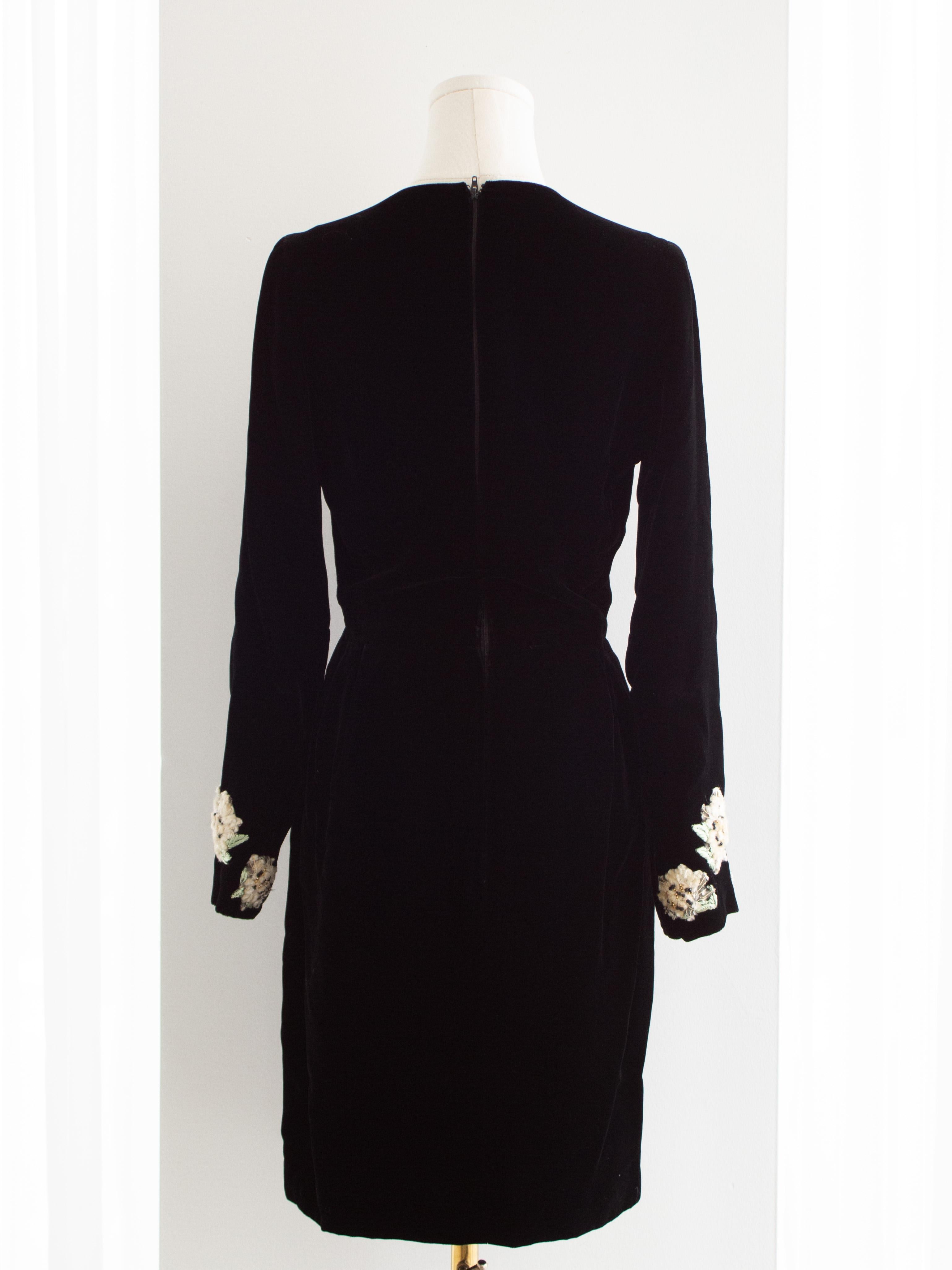 Chanel Vintage F/W 1988 Black Velvet Edelweiss Flower Embroidered Mini Dress For Sale 9