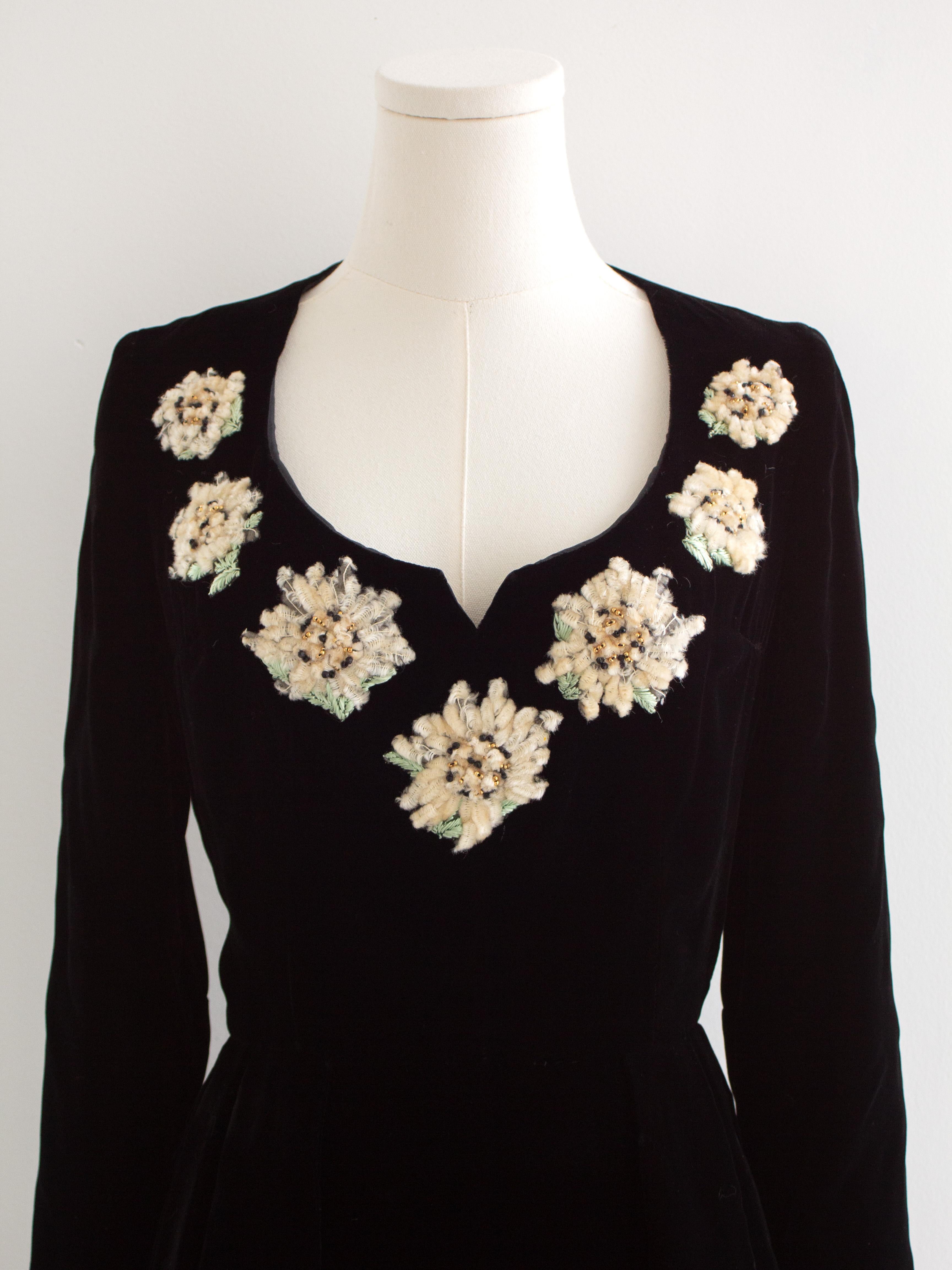 Chanel Vintage F/W 1988 Black Velvet Edelweiss Flower Embroidered Mini Dress For Sale 1
