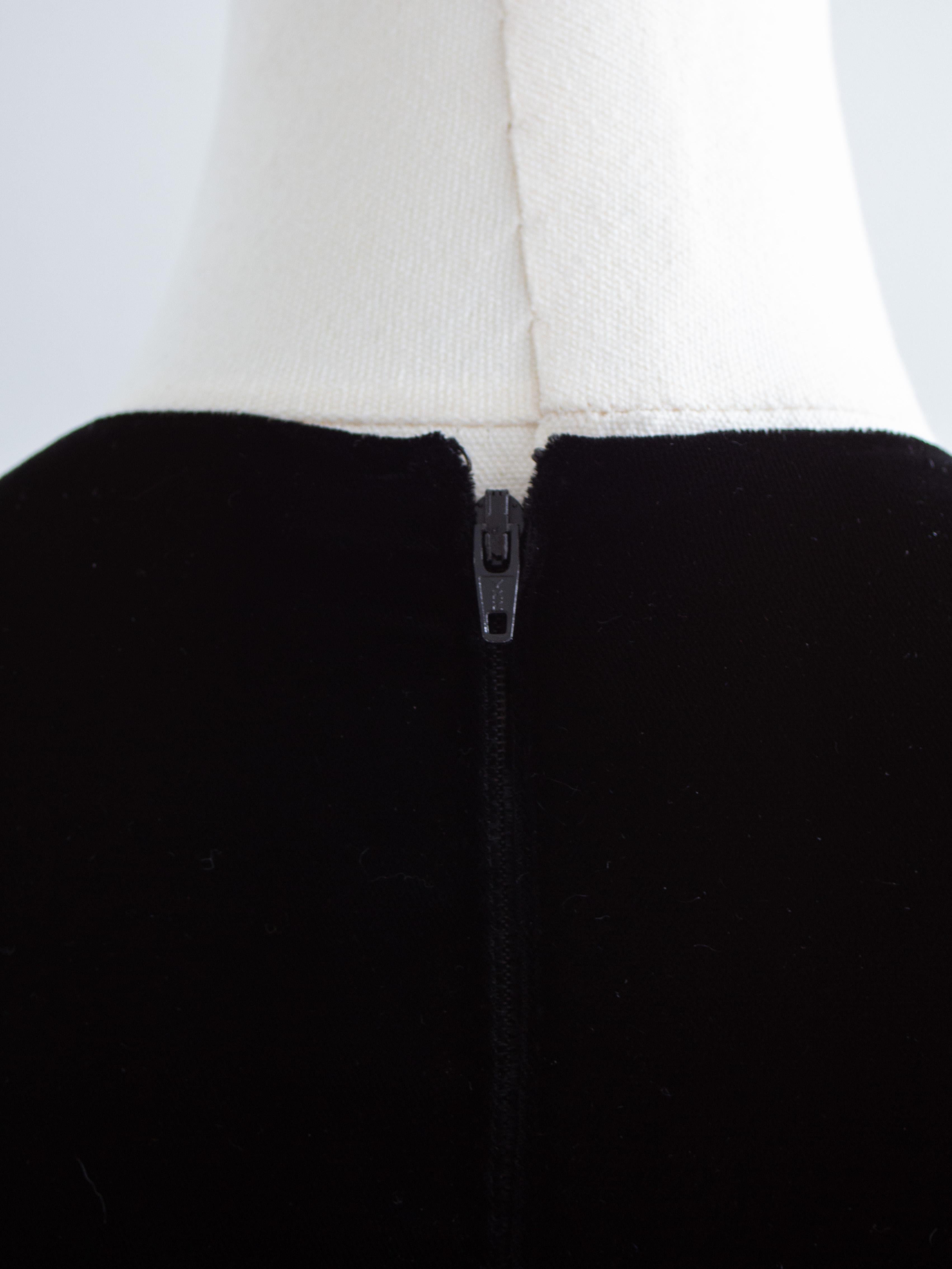 Chanel Vintage F/W 1988 black Velvet Edelweiss Flower Embroidered Scoop Neck Top For Sale 8