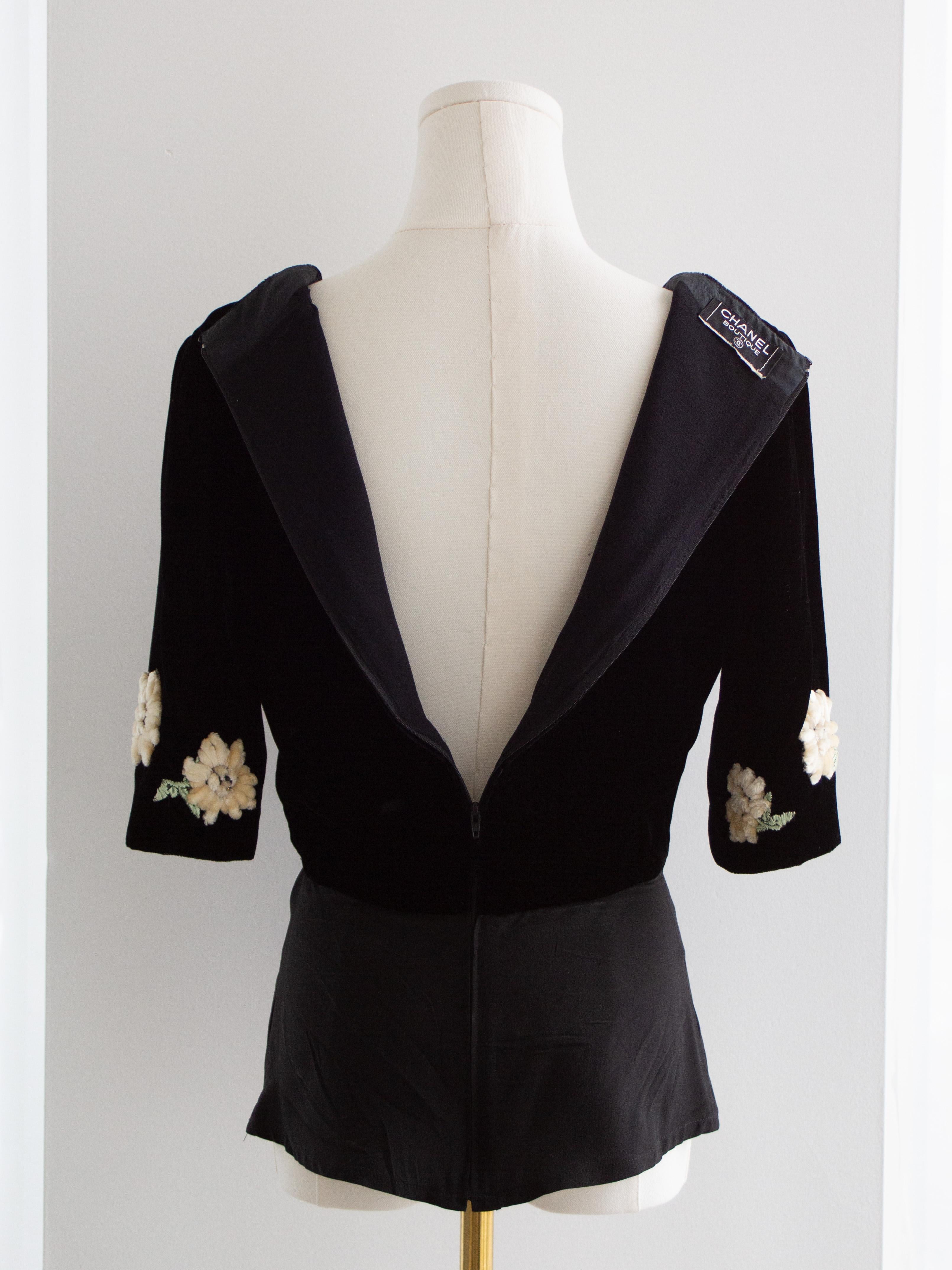 Chanel Vintage F/W 1988 black Velvet Edelweiss Flower Embroidered Scoop Neck Top For Sale 9