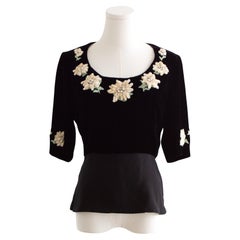 Chanel Vintage A/I 1988 velluto nero ricamato a fiori Edelweiss Top con scollo a goccia
