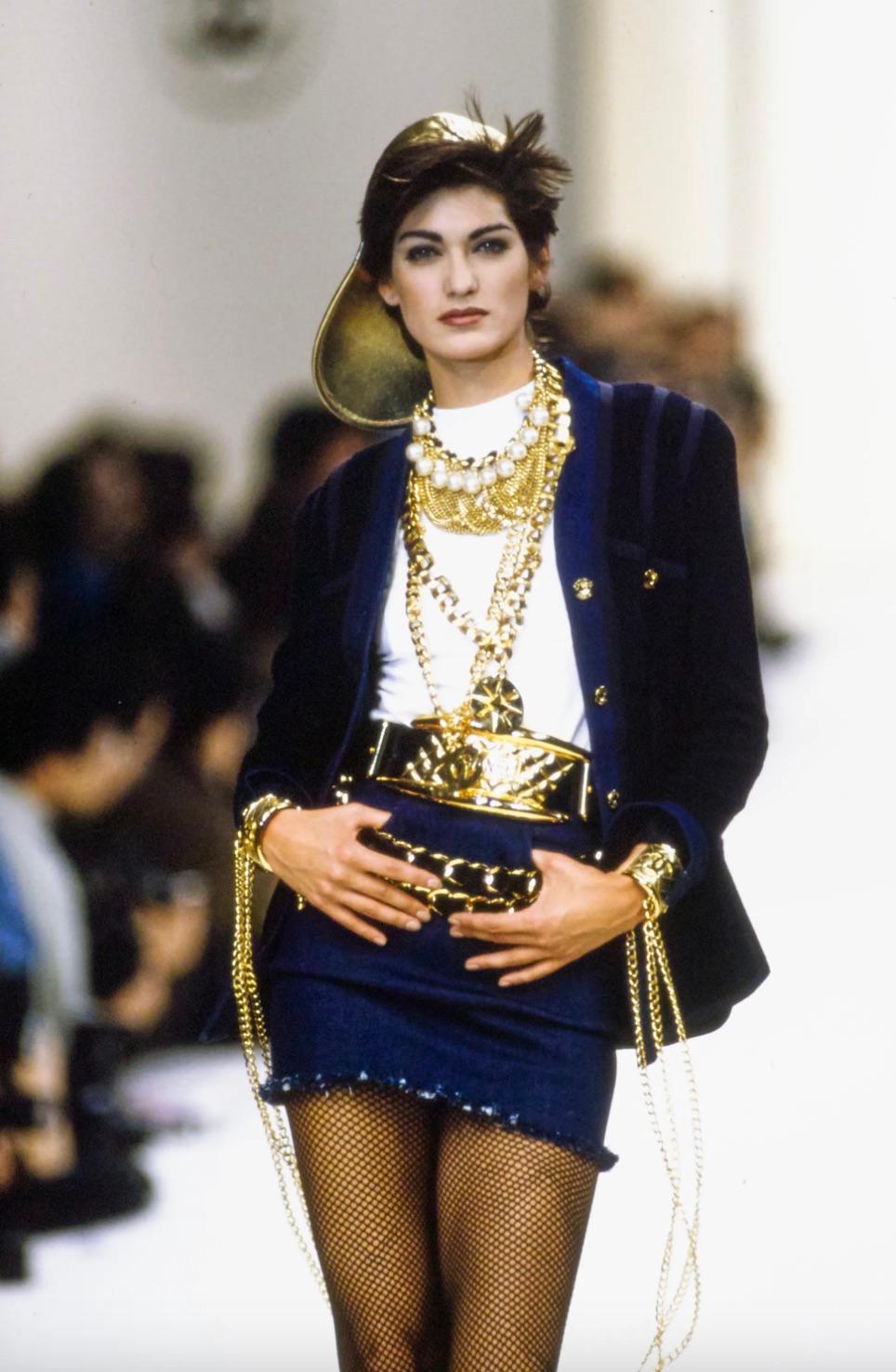 Diese unglaublich seltene Chanel Baseball-Kappe ist ein herausragendes Stück aus Karl Lagerfelds legendärer Herbst/Winter 1991 