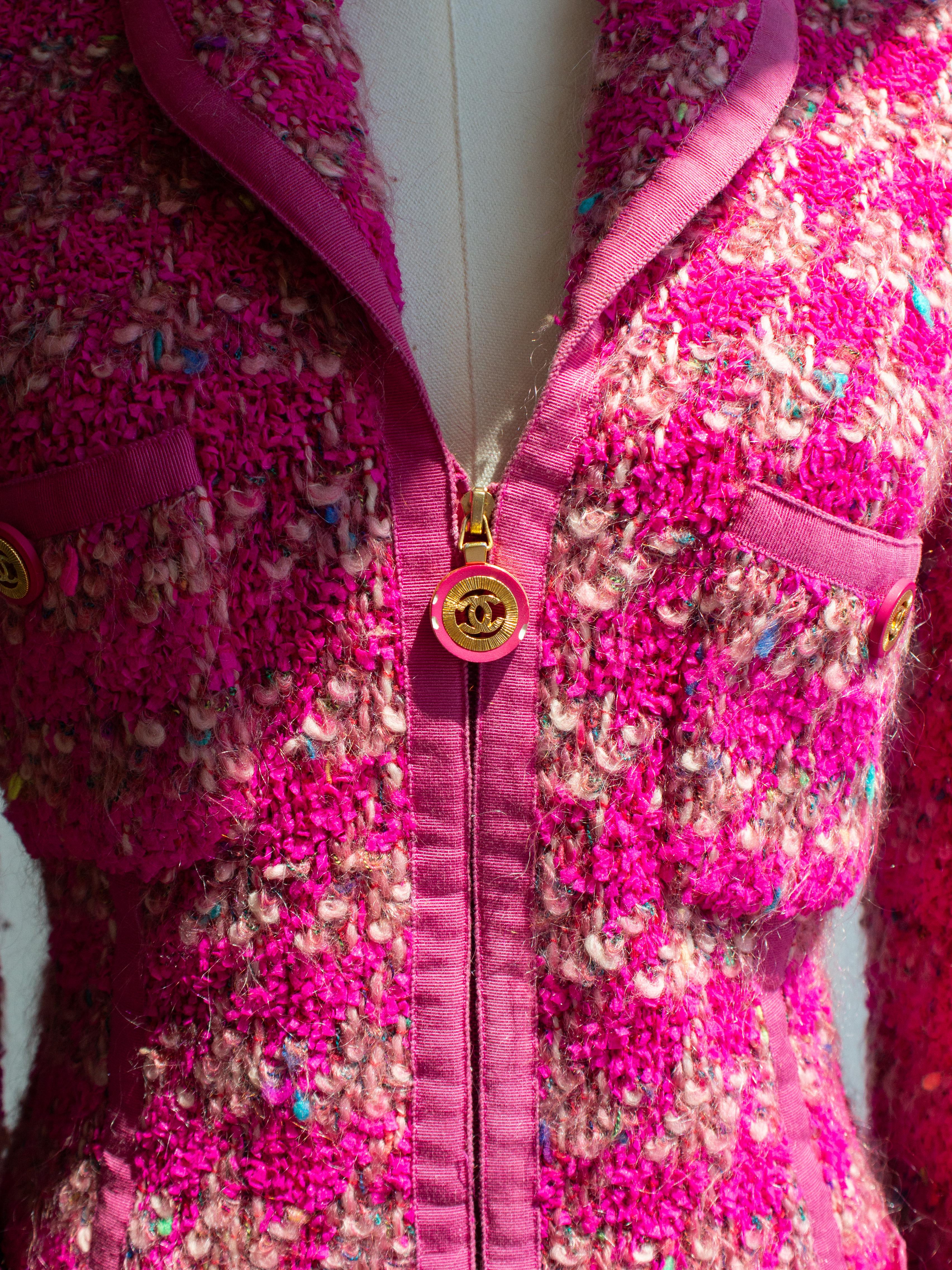 Chanel Vintage A/I 1991 Hip-Hop Rosa Tweed CC Gonna Denim Giacca Completo in vendita 5