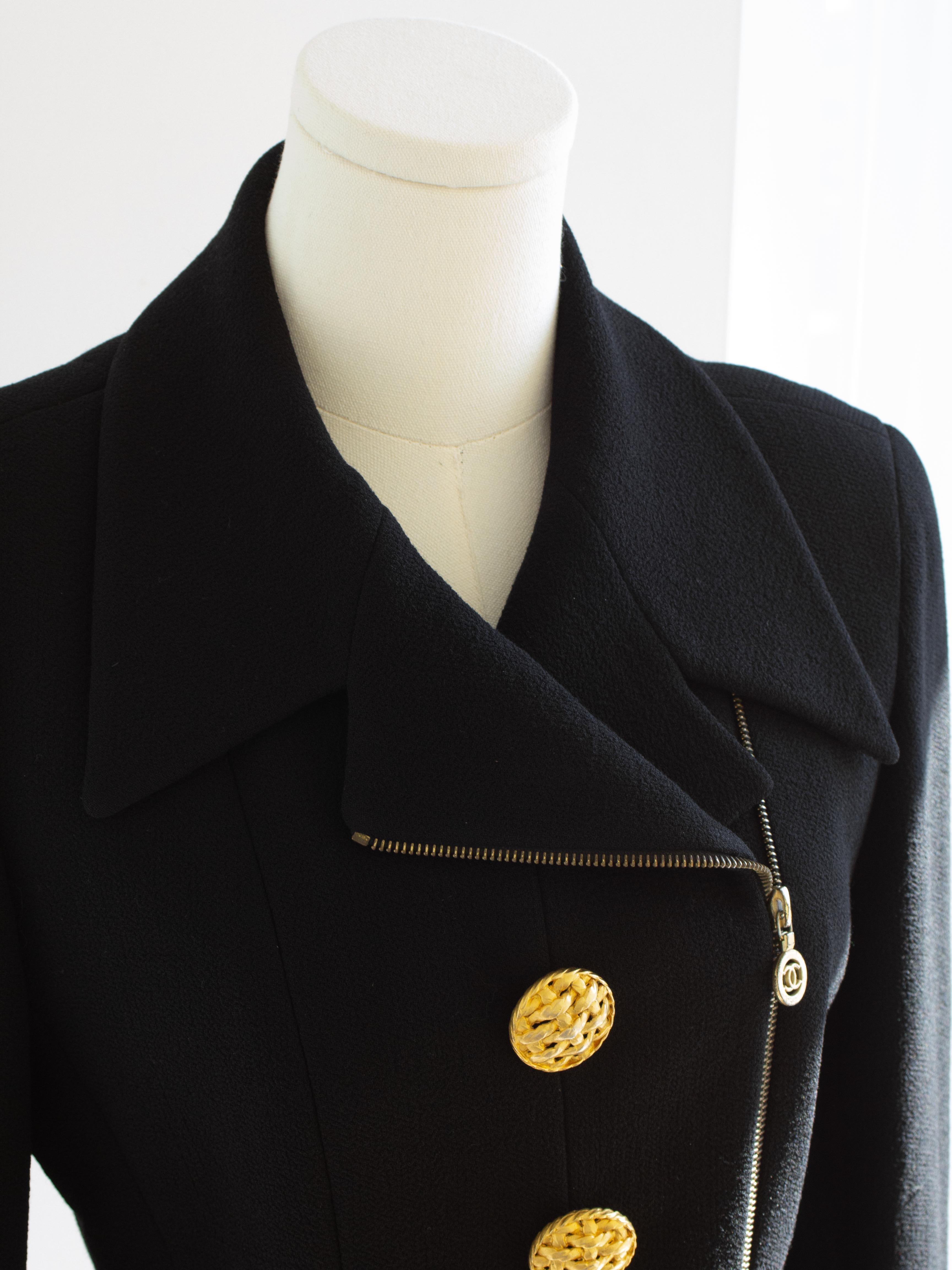 Chanel Vintage F/W 1992 Black Gold Zip Tweed Jacket For Sale 3