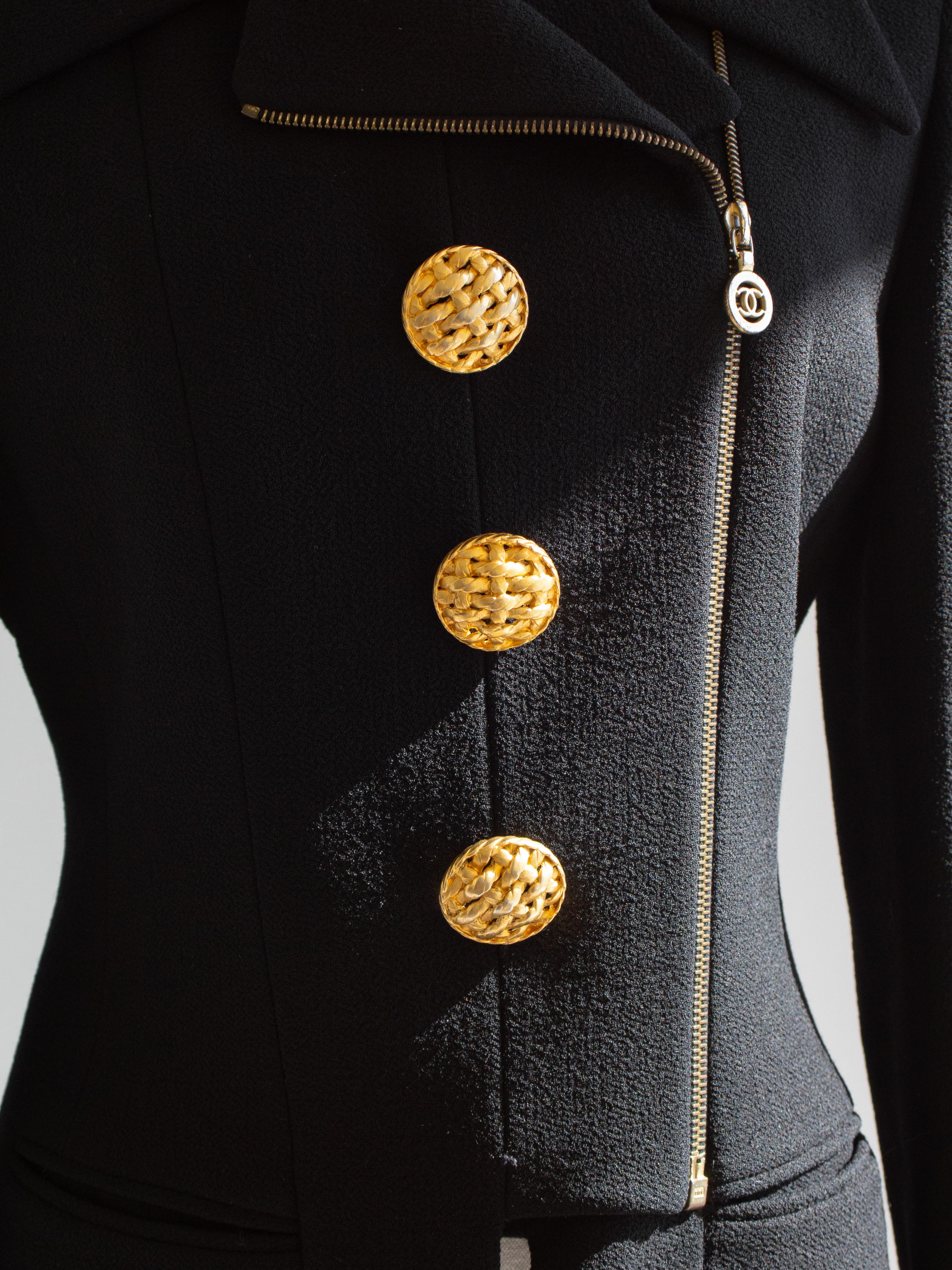 Chanel Vintage F/W 1992 Black Gold Zip Tweed Jacket For Sale 5