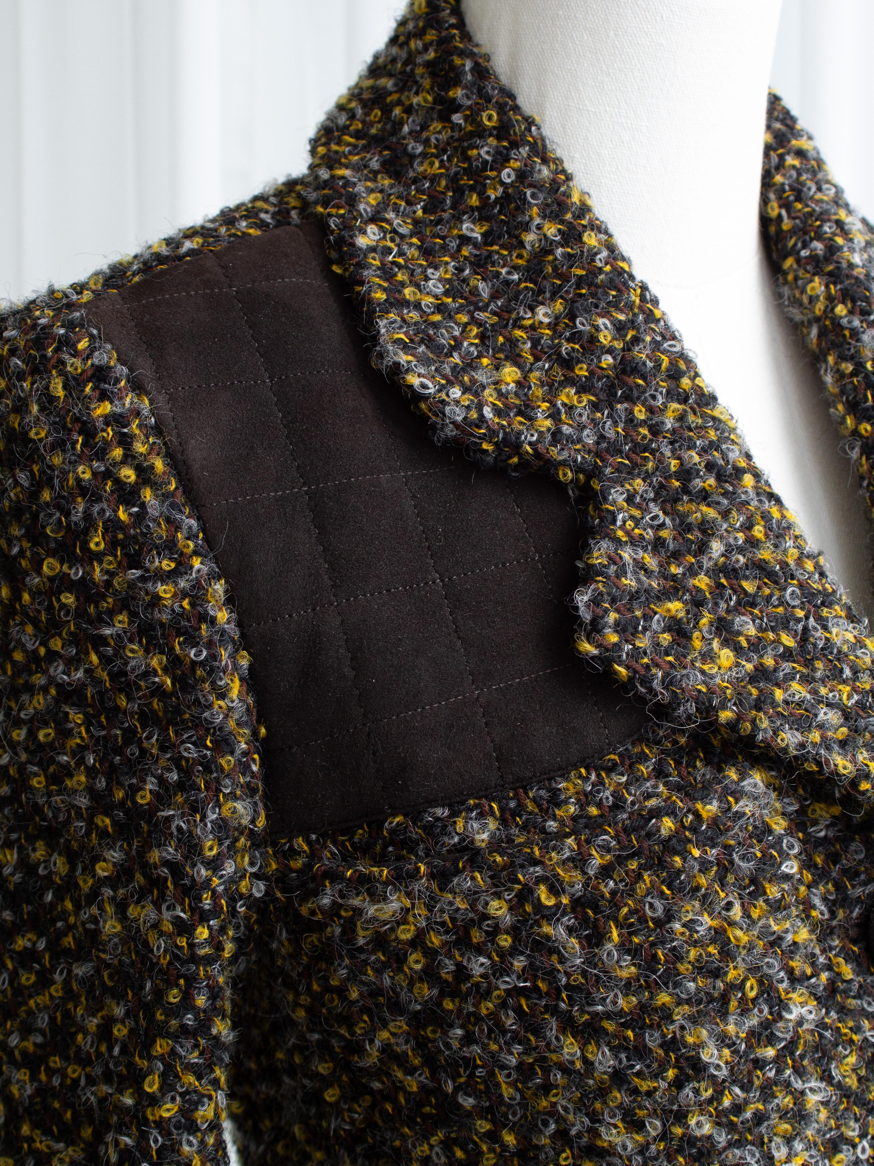 Chanel Vintage F/W 1992 English Tweed Suede Grey Brown CC Gold Runway Jacket For Sale 5