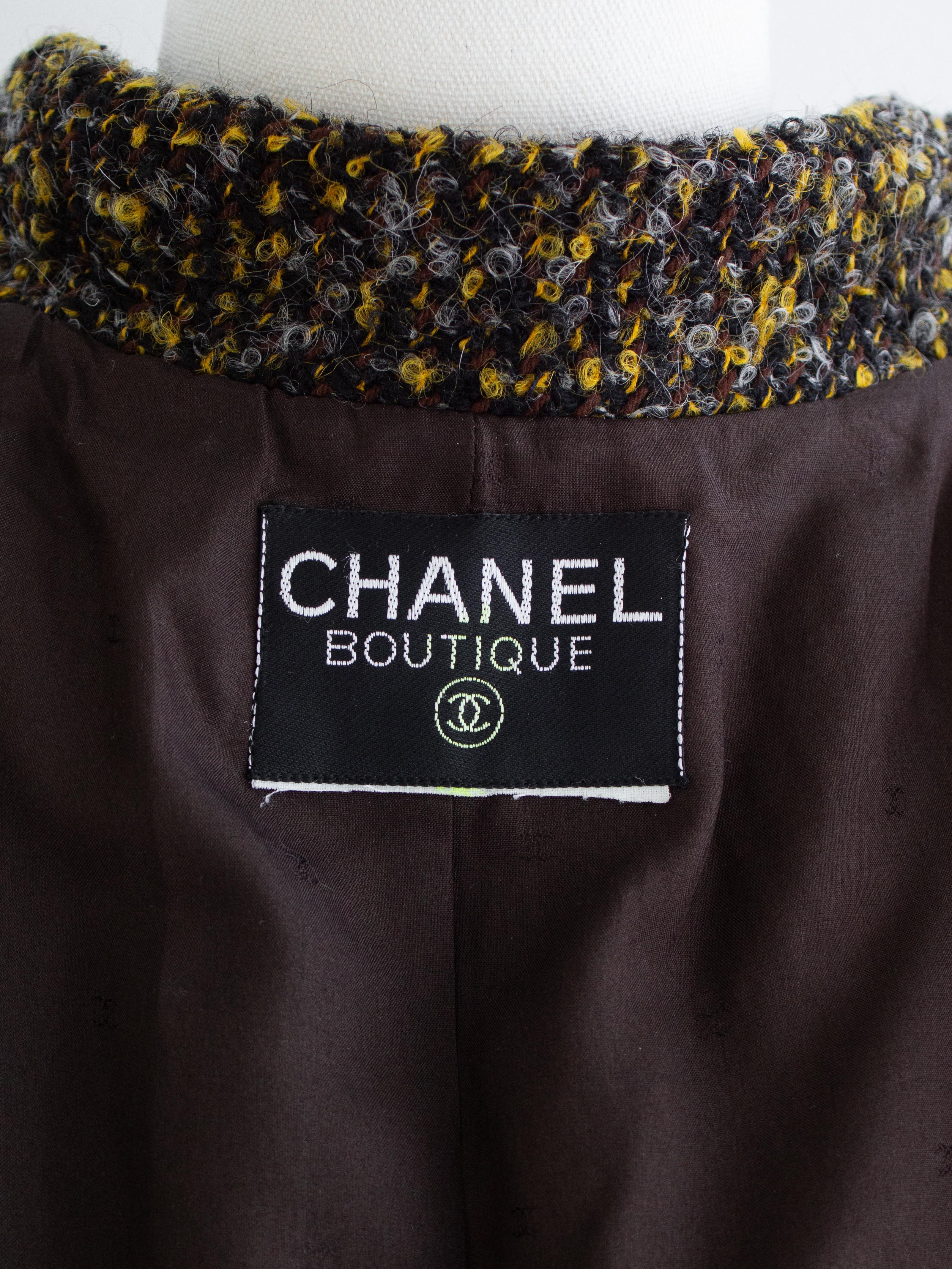 Chanel Vintage F/W 1992 English Tweed Suede Grey Brown CC Gold Runway Jacket For Sale 8