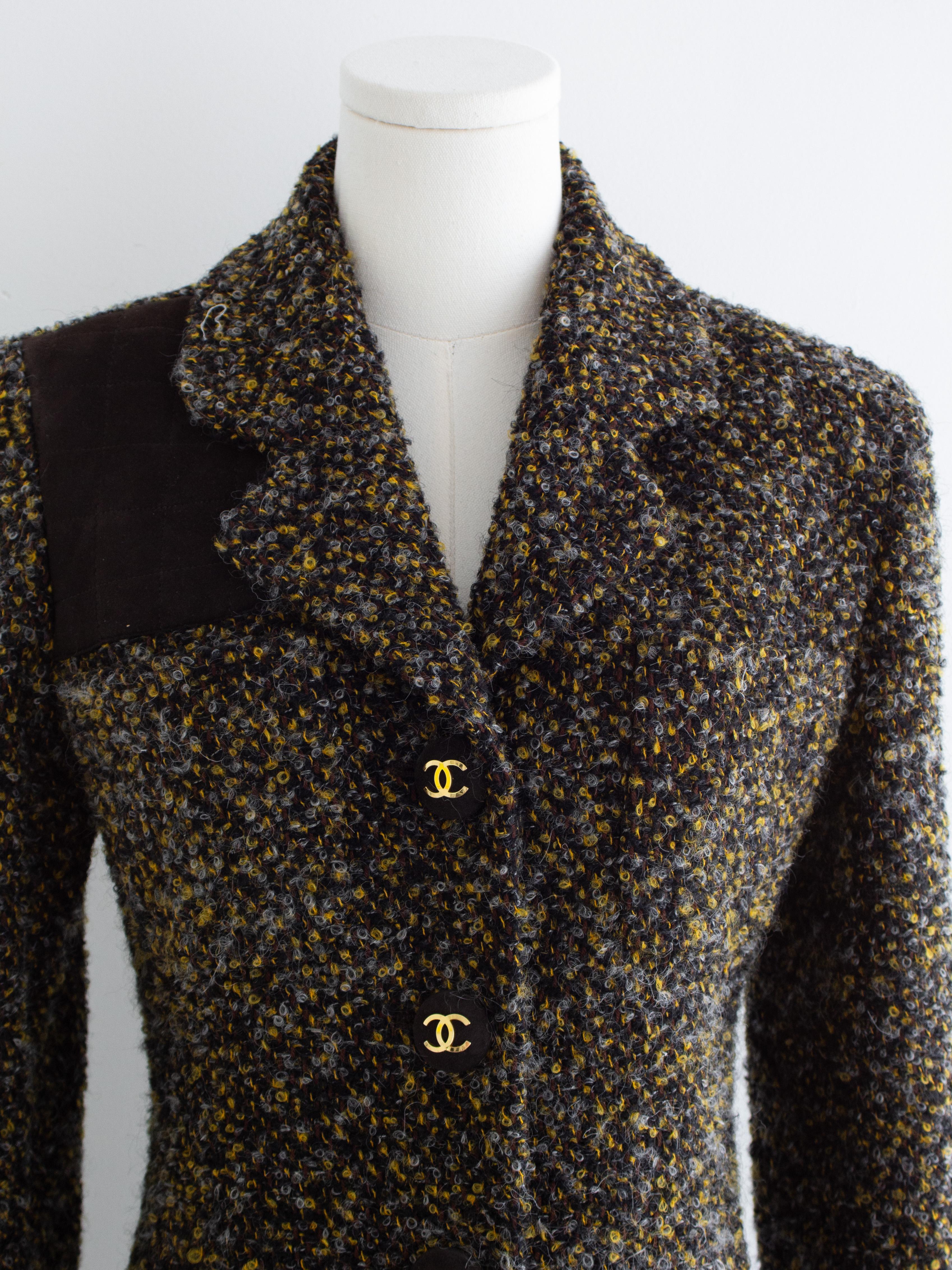 Chanel Vintage F/W 1992 English Tweed Suede Grey Brown CC Gold Runway Jacket For Sale 1