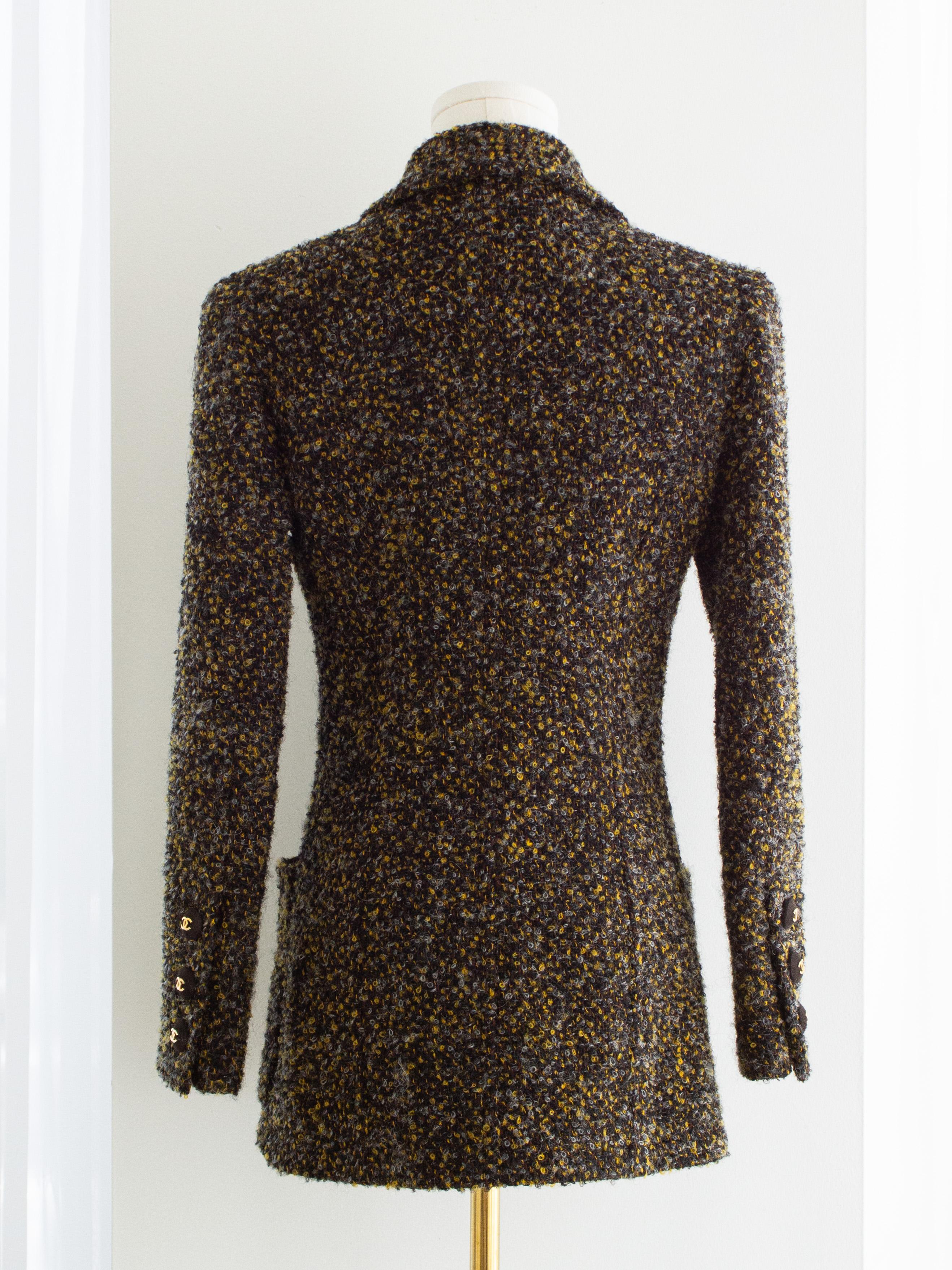 Chanel Vintage F/W 1992 English Tweed Suede Grey Brown CC Gold Runway Jacket For Sale 3