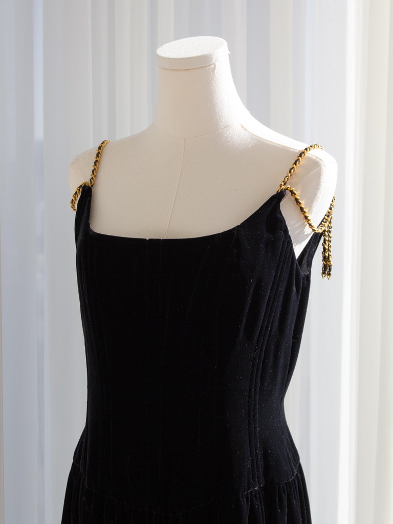 vintage chanel black dress with gold chains CHANEL Black Dress w/ Gold Chain Hardware and Black Sequin Shoulders Sz38 l  Michael's Luxury Consignment – Michael's Consignment NYC main image 1