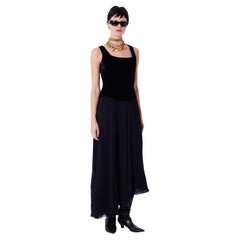 Chanel Vintage H/W 1993 Laufsteg Korsettkleid aus schwarzem Samt mit Boned
