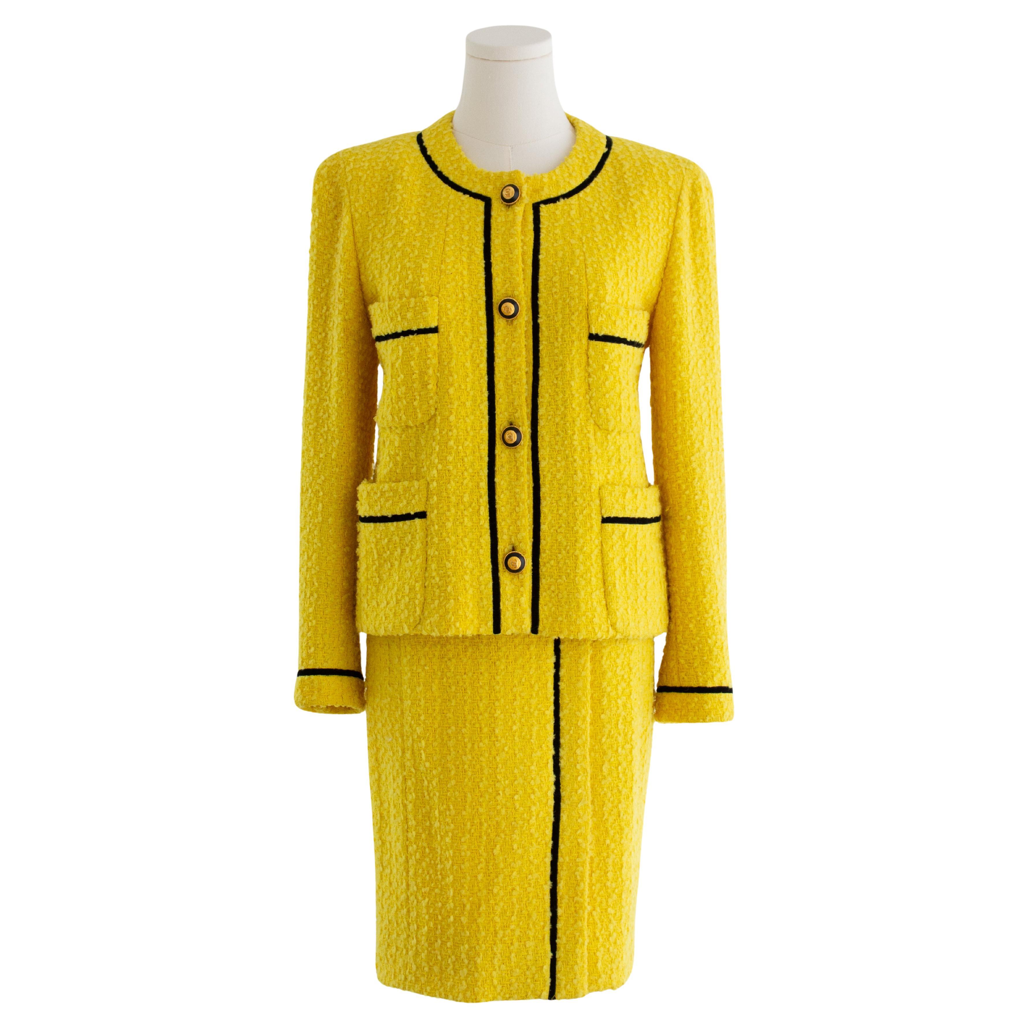 Chanel Vintage F/W 1993 Yellow Black Velvet CC 93A Tweed Jacket Skirt Suit For Sale