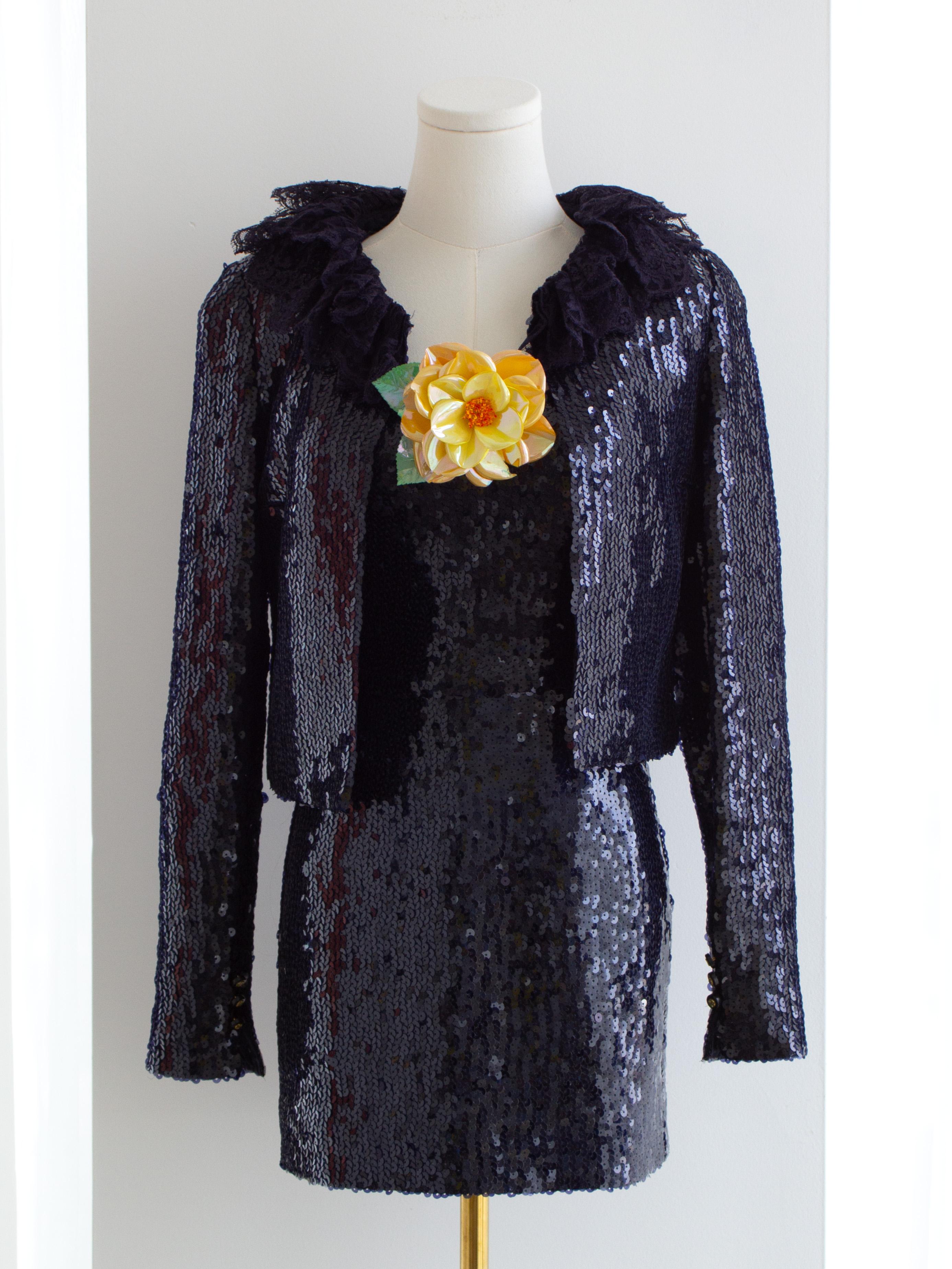 Chanel Vintage A/I 1994 Blu Navy impreziosito da paillettes 3 pezzi 94A Top Giacca Gonna in vendita 1