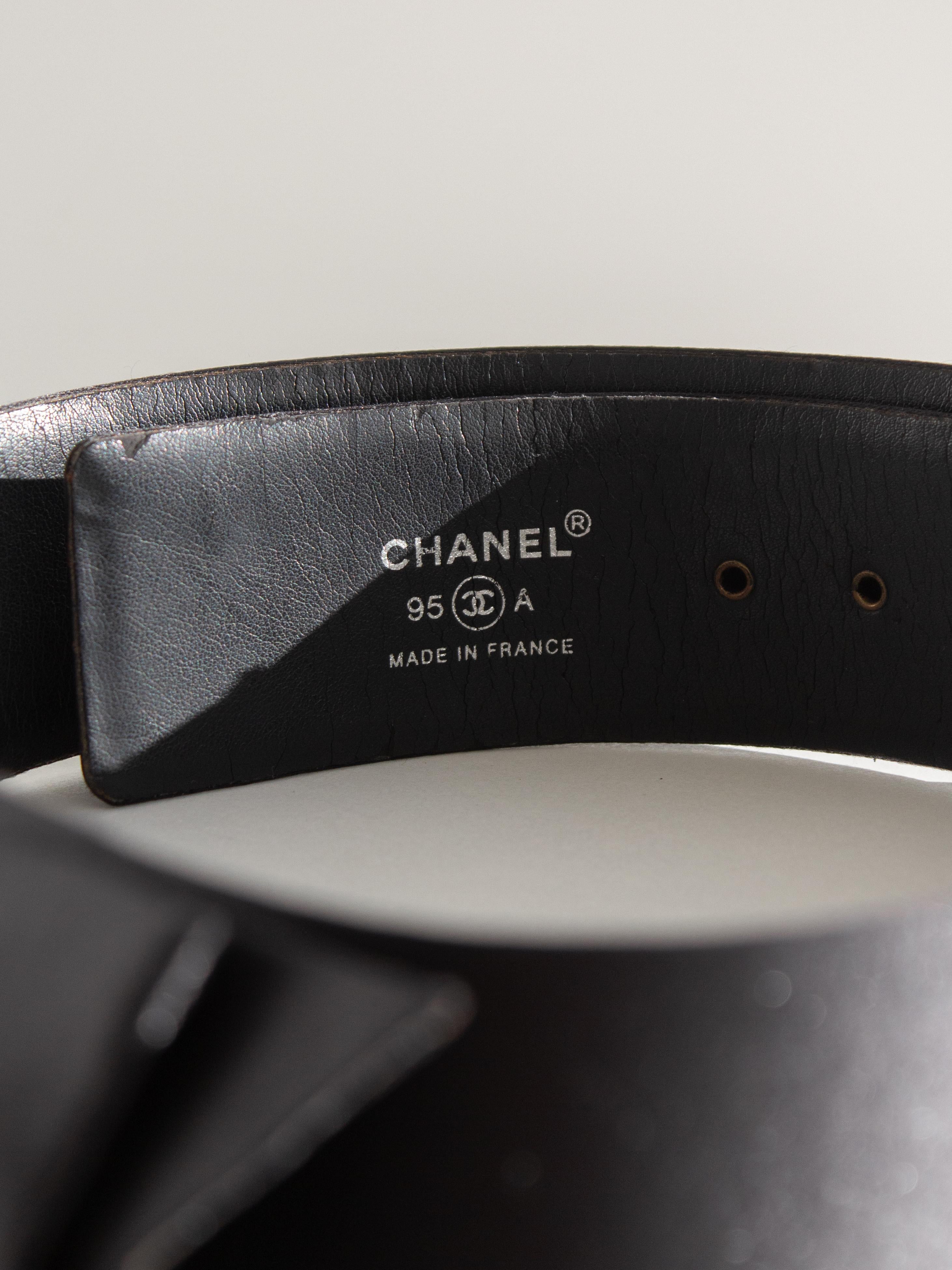 Chanel Vintage A/I 1995 Cintura con fiocco in raso nero a vita larga 95A in vendita 5
