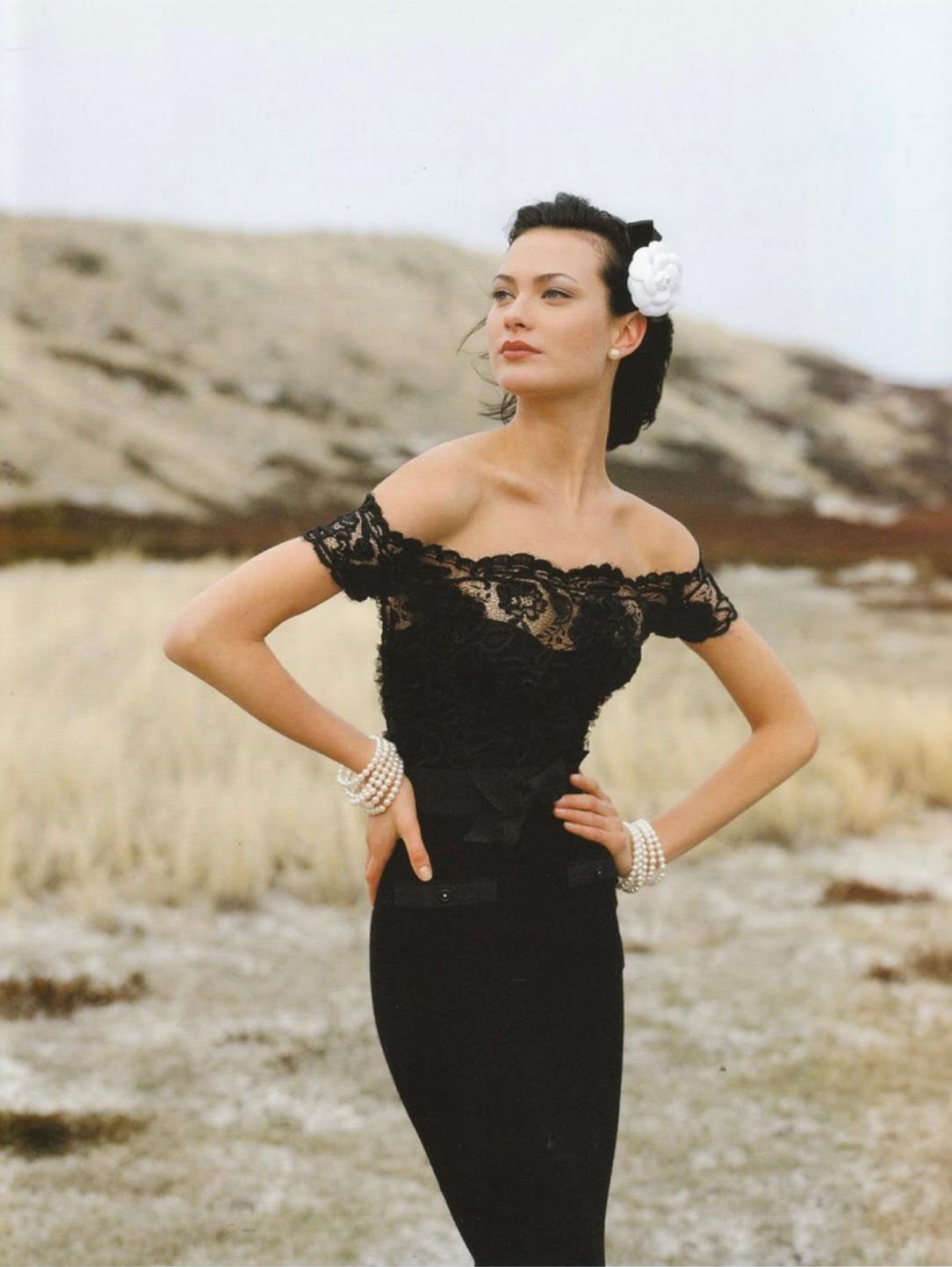 Nero Chanel Vintage A/I 1995 Cintura con fiocco in raso nero a vita larga 95A in vendita
