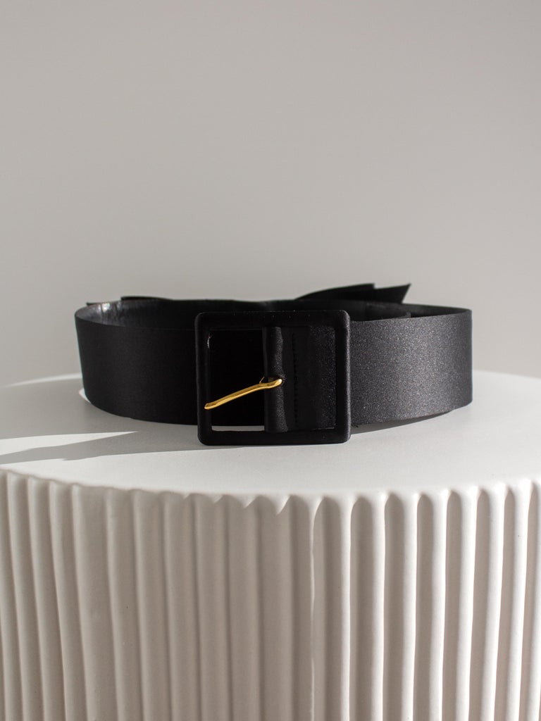 Chanel Vintage F/W 1995 Black Satin Bow Wide Waist 95A Belt  display picture 2