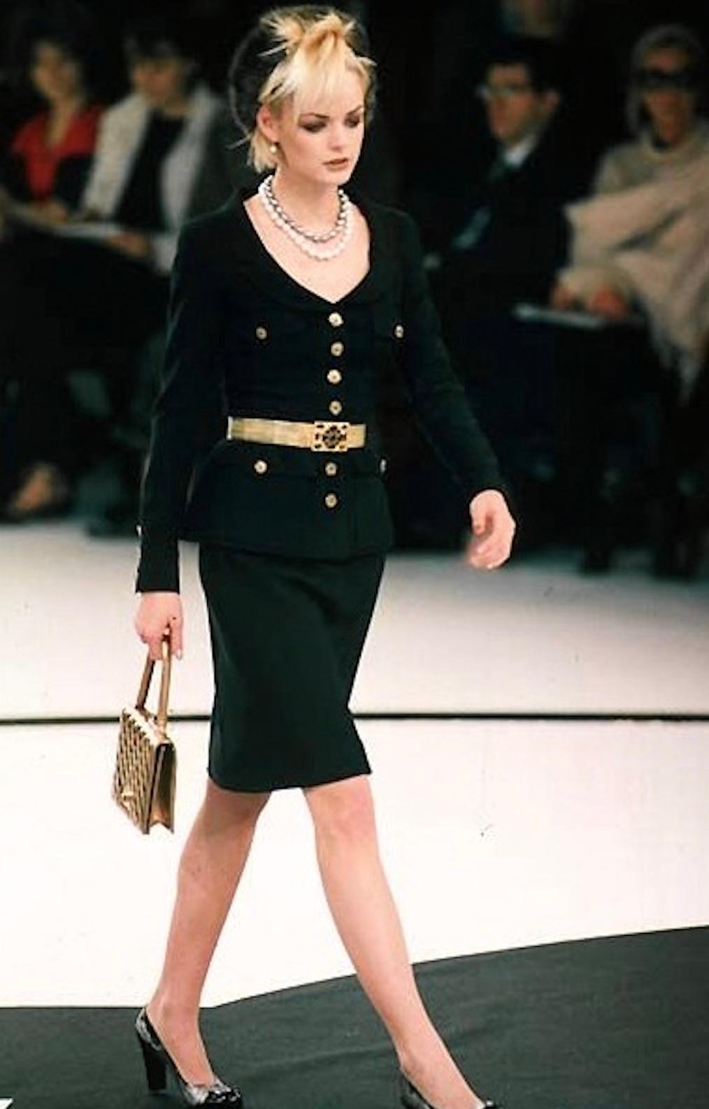 Chanel Vintage F/W 1996 Black 24K Gripoix Embellished 96A LBJ Jacket In Good Condition For Sale In Jersey City, NJ