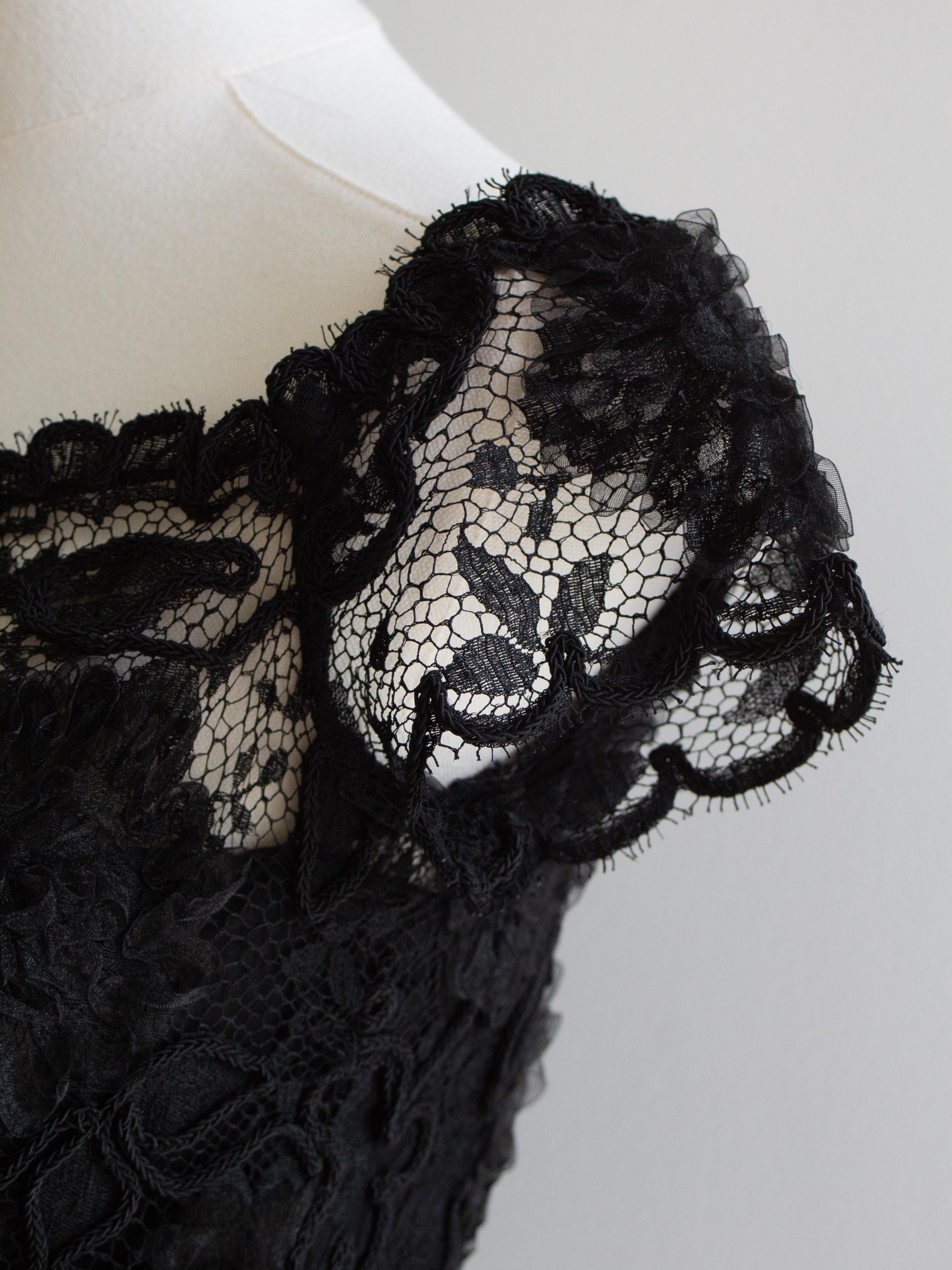 Chanel Vintage F/W1995 Black Lace Flower Bustier 95A Top For Sale 8