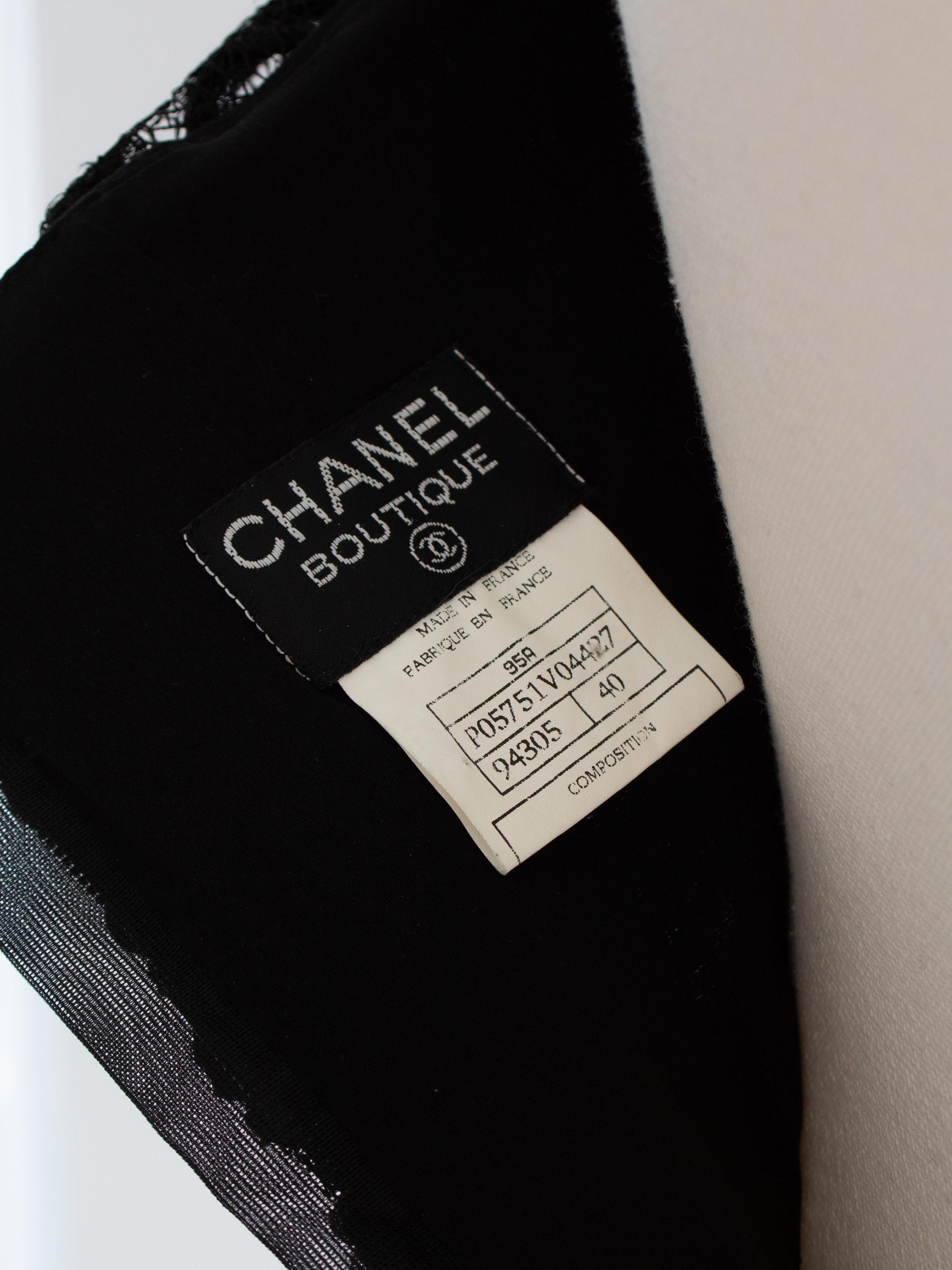 Chanel Vintage F/W1995 Black Lace Flower Bustier 95A Top For Sale 11