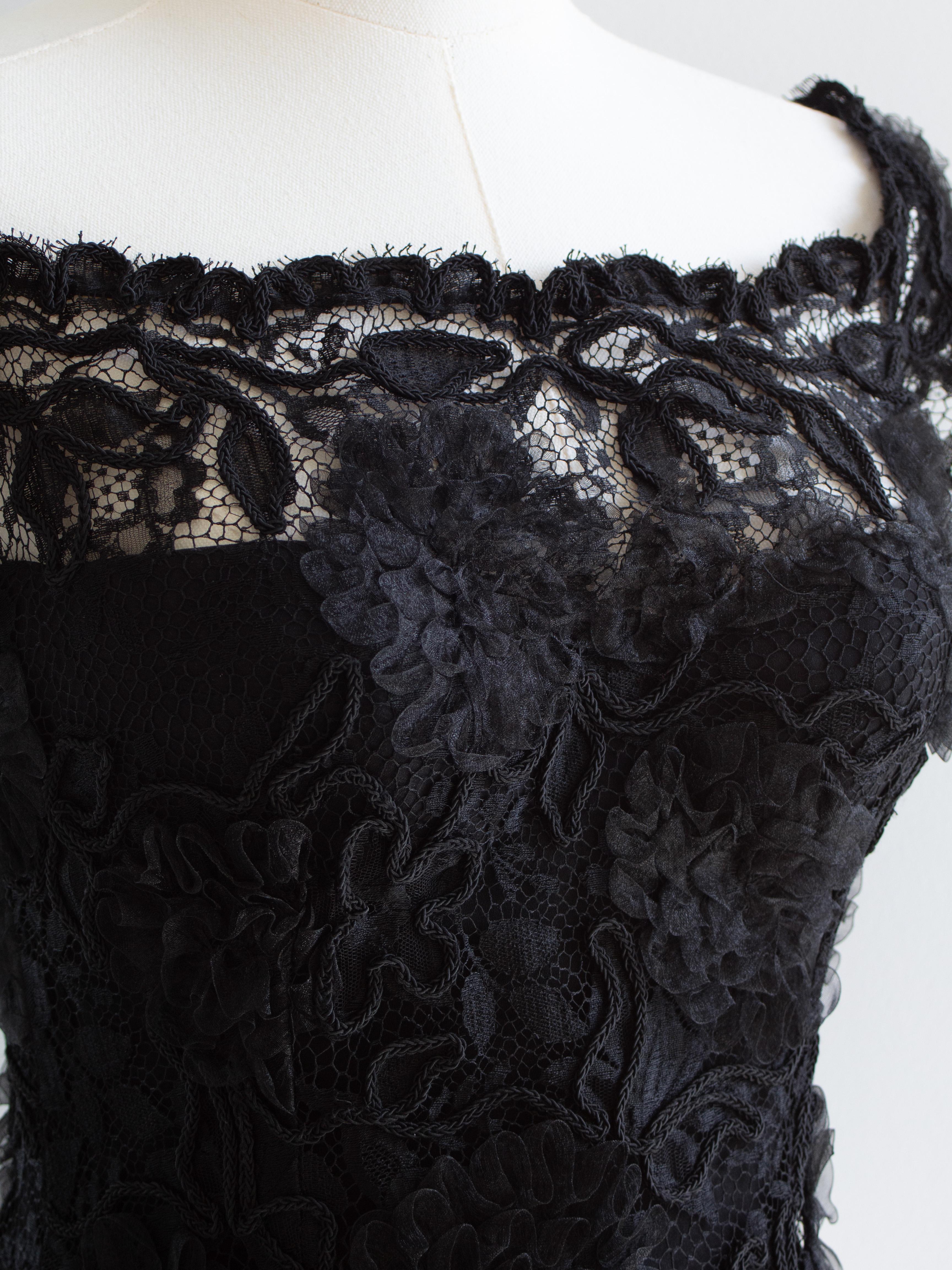 Chanel Vintage F/W1995 Black Lace Flower Bustier 95A Top For Sale 5