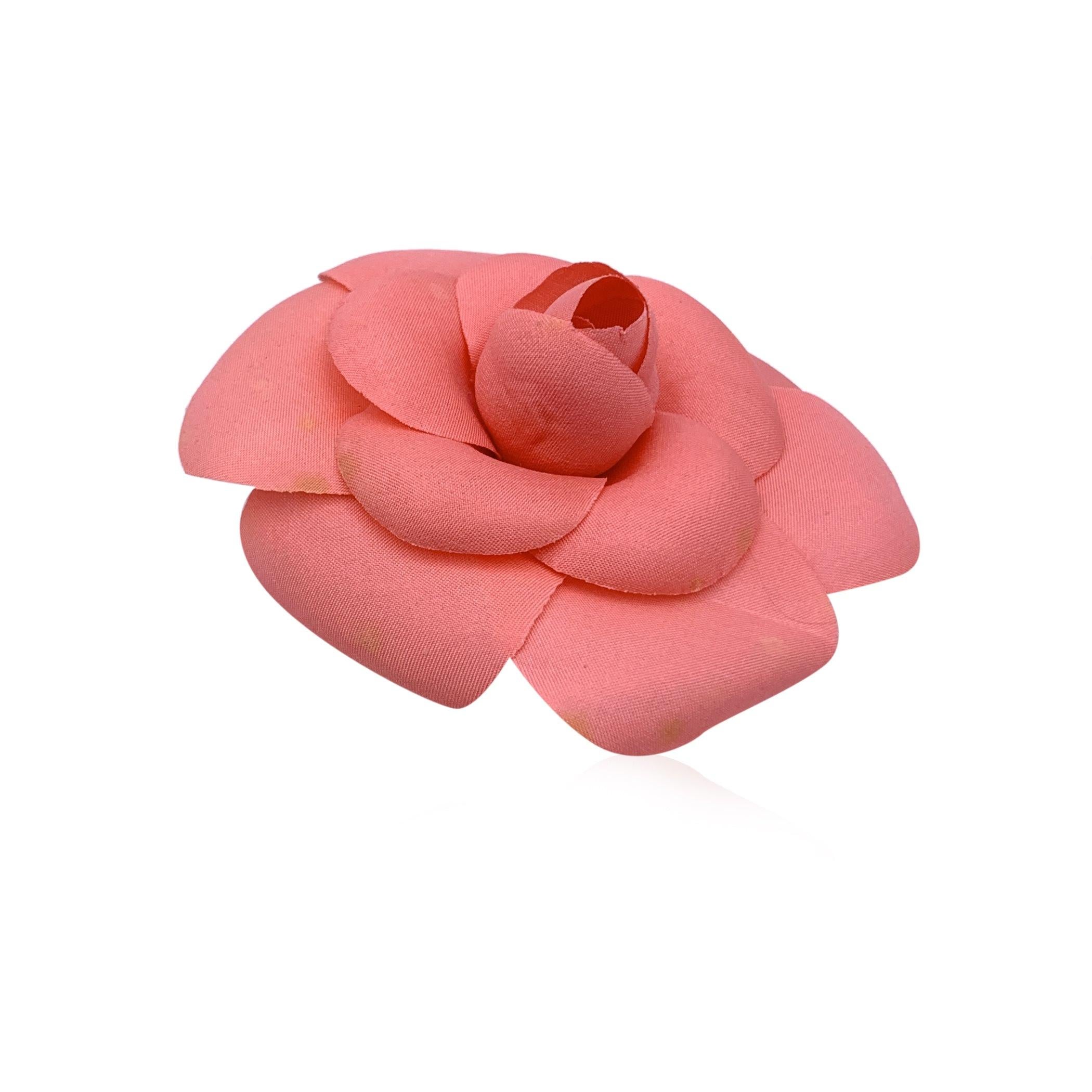 Chanel Vintage Fabric Pink Flower Pin Brooch Camellia Camelia In Excellent Condition In Rome, Rome