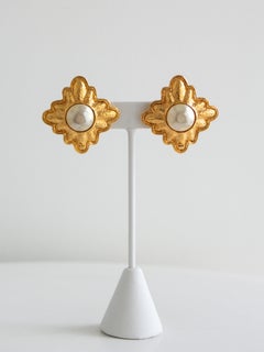 Chanel Vintage Fall 1991 Collection 26 Gold-Plated Faux Pearl Clip-On Earrings