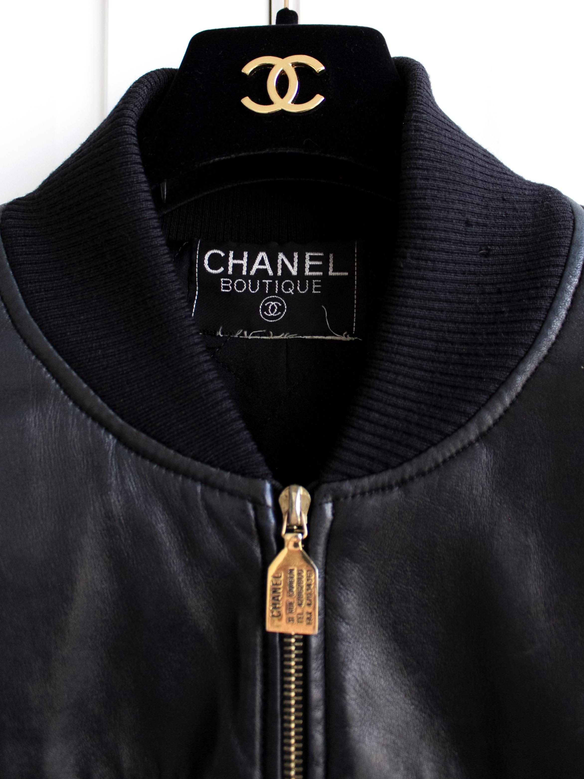Chanel Vintage Fall 1991 Hip-Hop Black Gold Quilted Leather Moto Biker Jacket In Good Condition In Jersey City, NJ