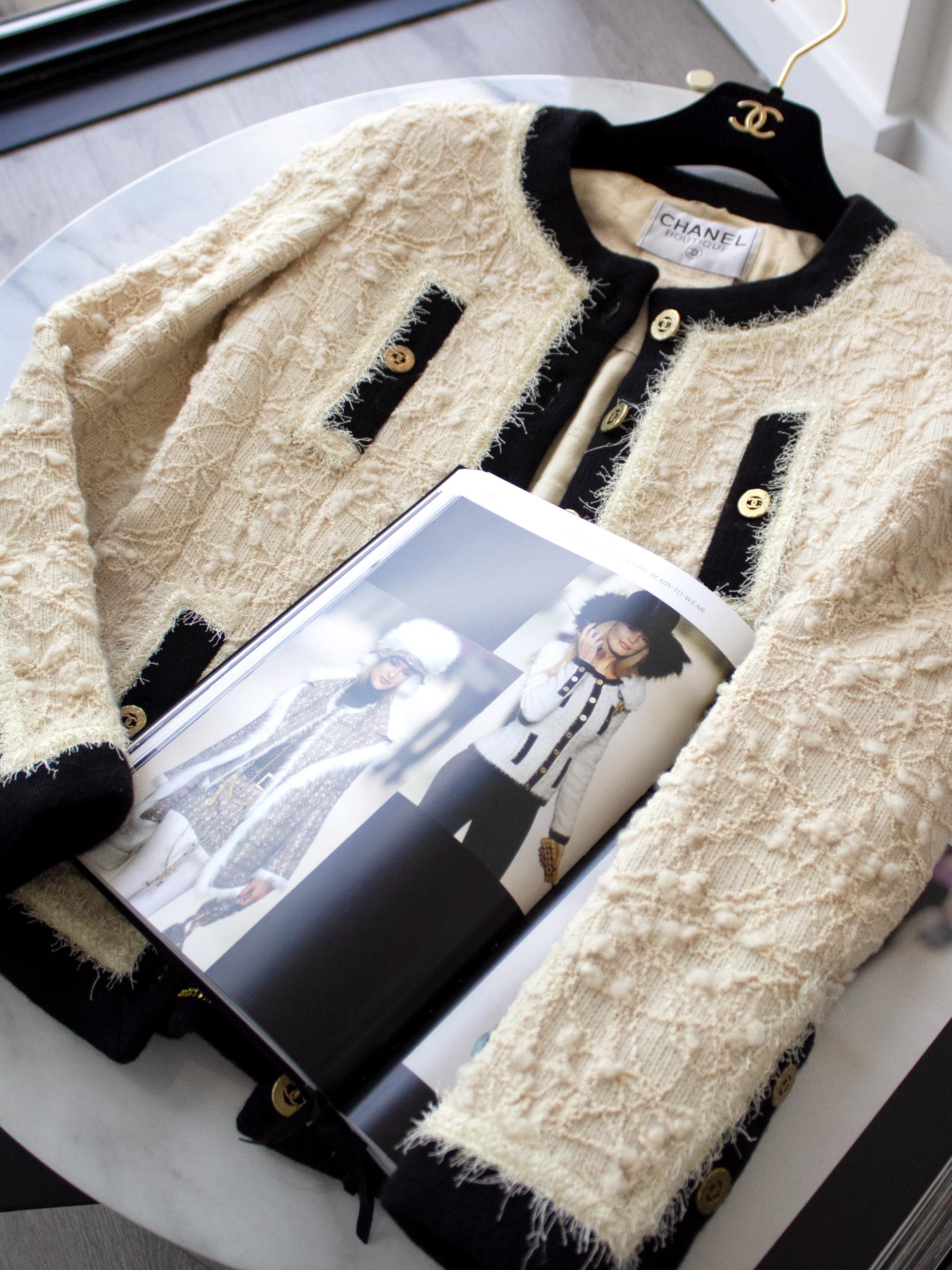 Chanel Vintage Fall 1994 Claudia Ecru Black Gold Tweed 94A Jacket 5