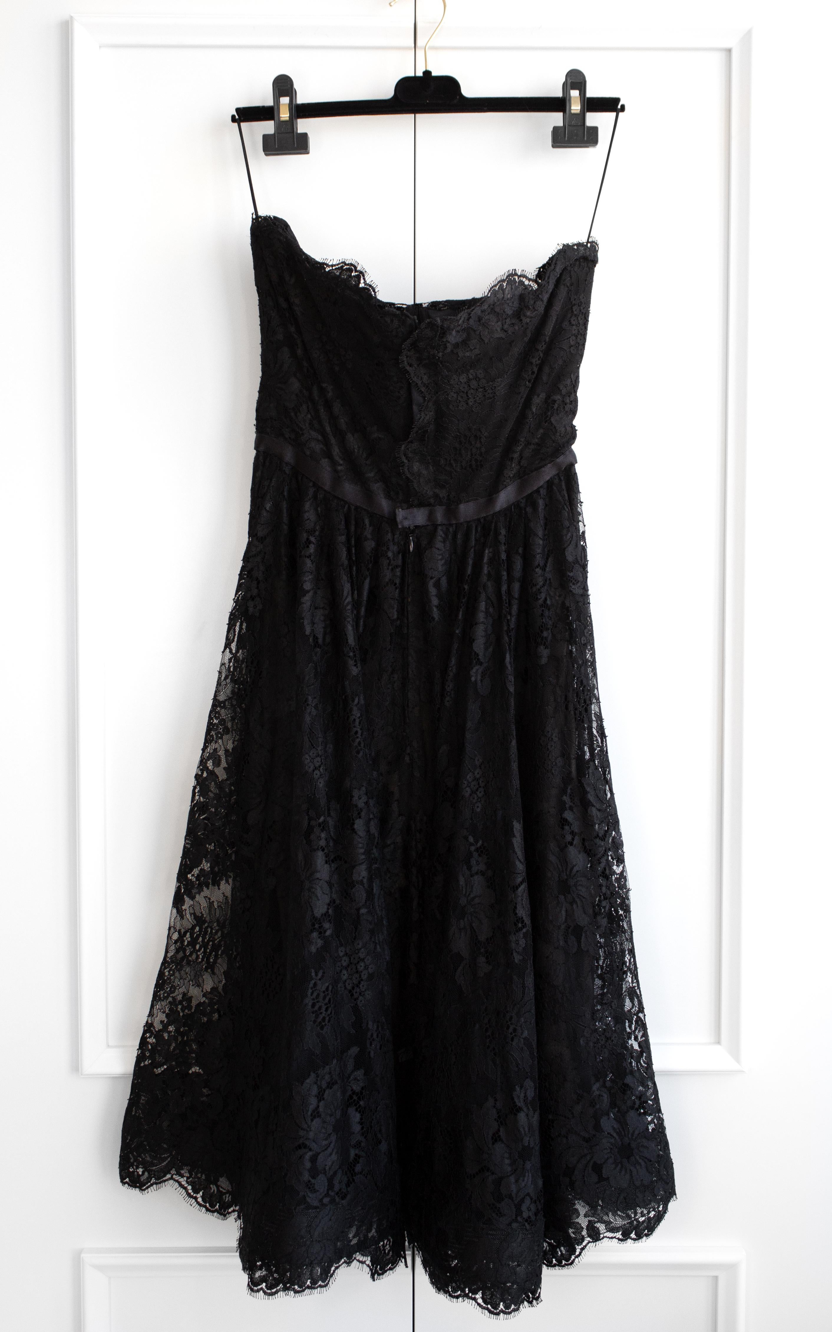 Women's Chanel Vintage Fall 1995 Black Floral Lace Sweetheart Bustier LBD 95A Dress