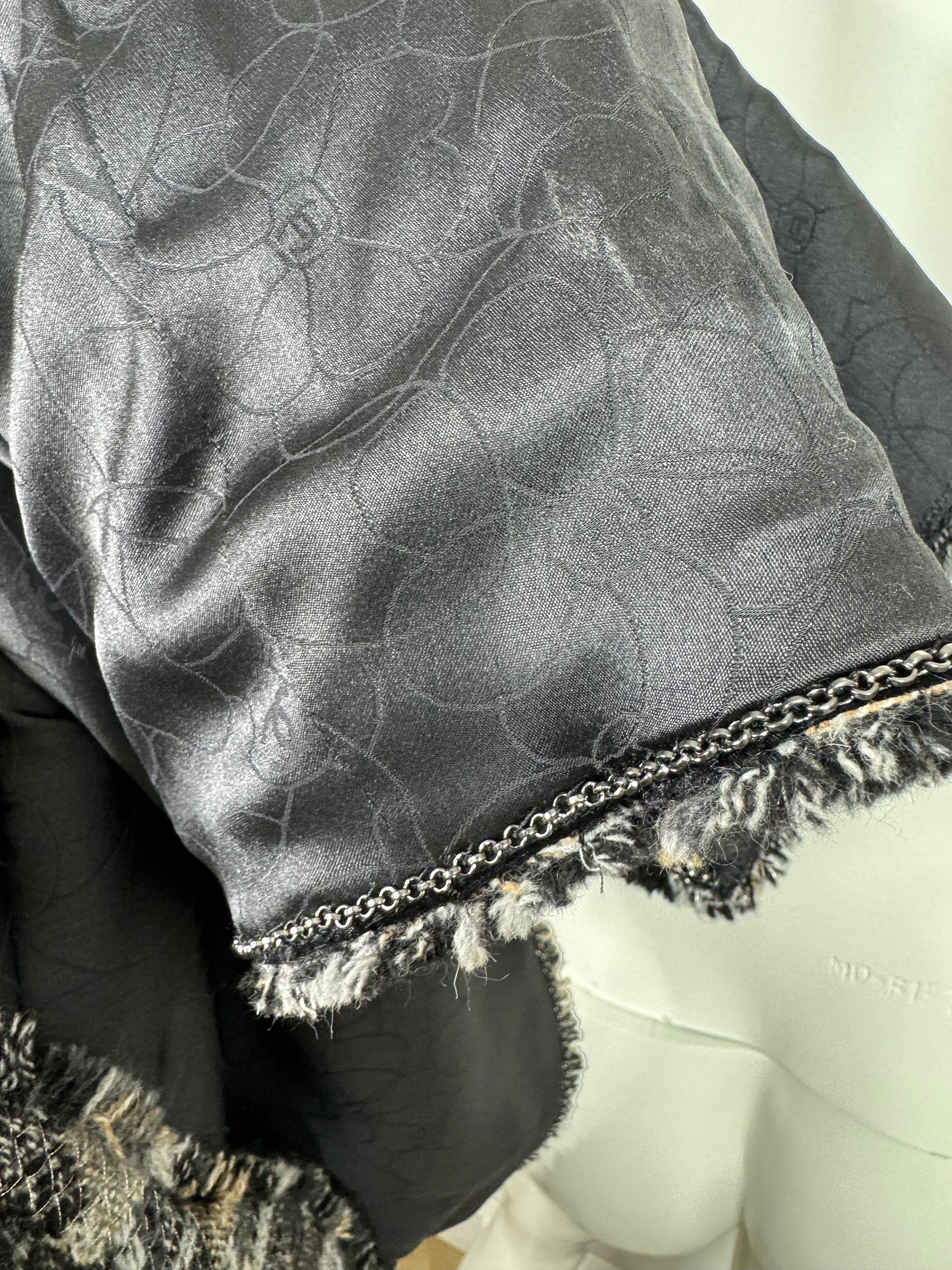 Veste vintage Chanel automne 2005 à motifs gris à manches 3/4 - Taille 42 en vente 7