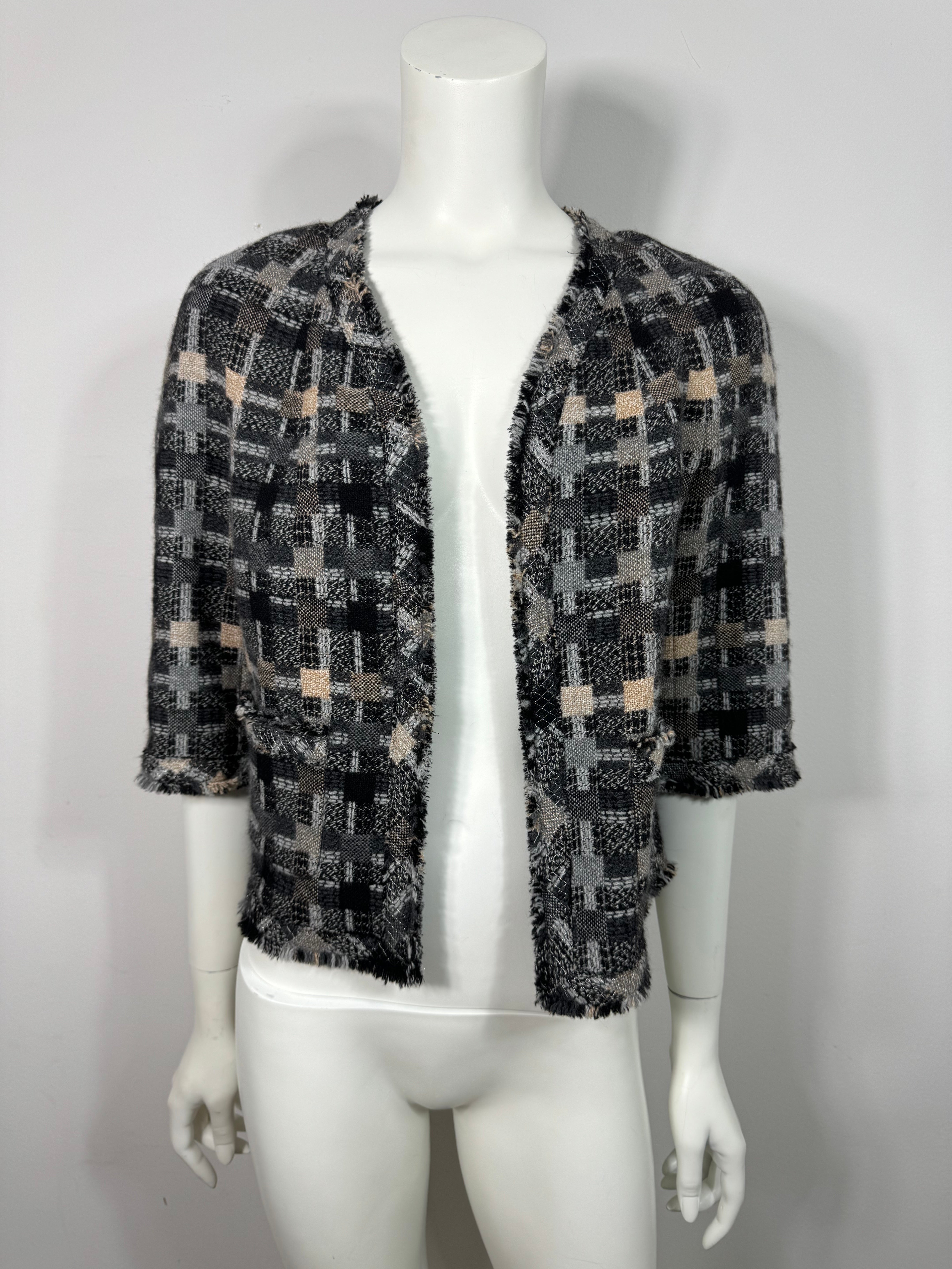 Chanel Vintage Fall 2005 Grey Tones Patterned 3/4 Sleeve Tweed Jacket - Size 42