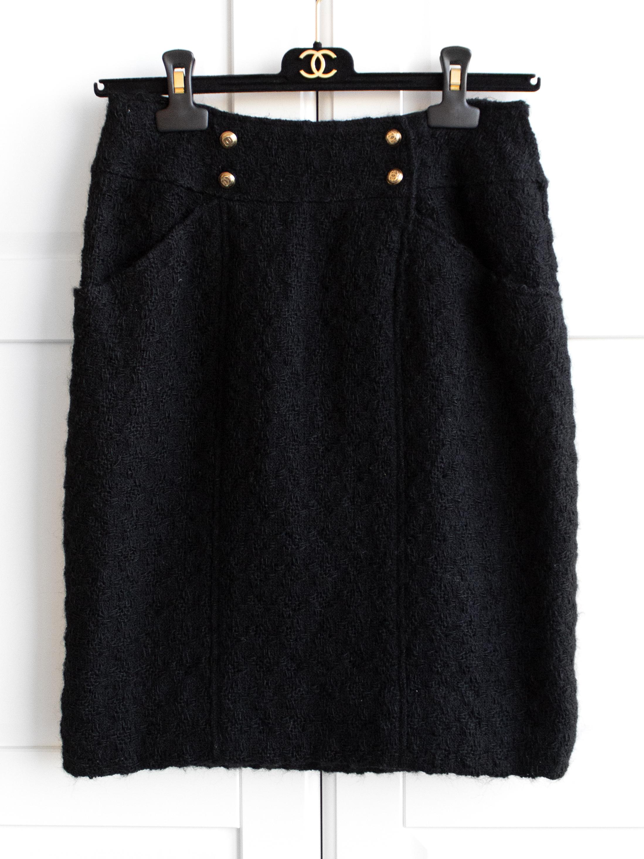 Chanel Vintage Fall Winter 1985 Black Gold 1980s LBJ Tweed Jacket Skirt Suit 12