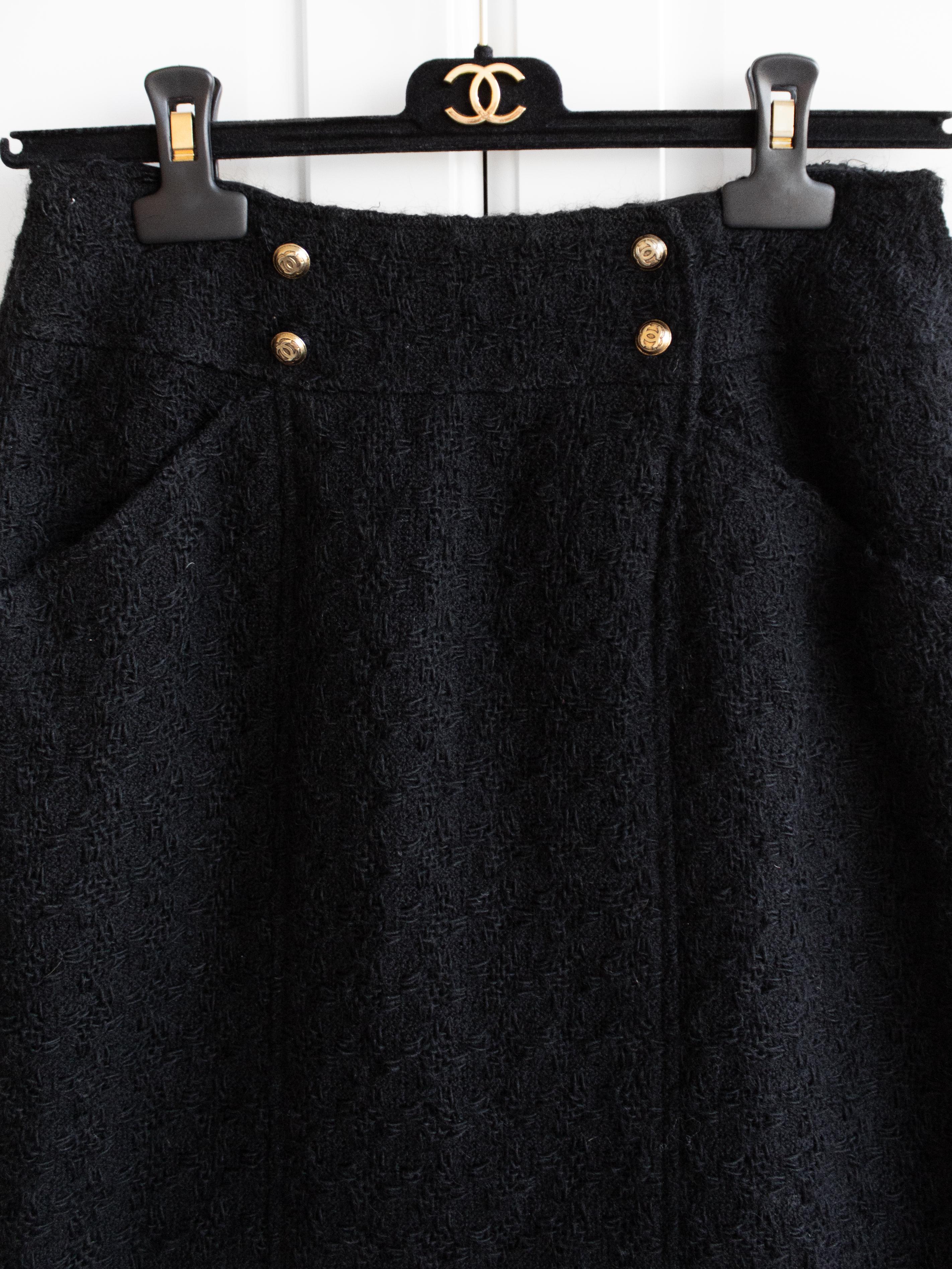 Chanel Vintage Fall Winter 1985 Black Gold 1980s LBJ Tweed Jacket Skirt Suit 13